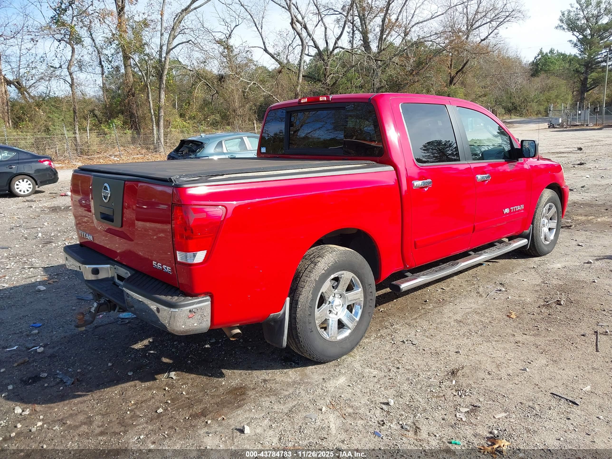 NISSAN TITAN image 4