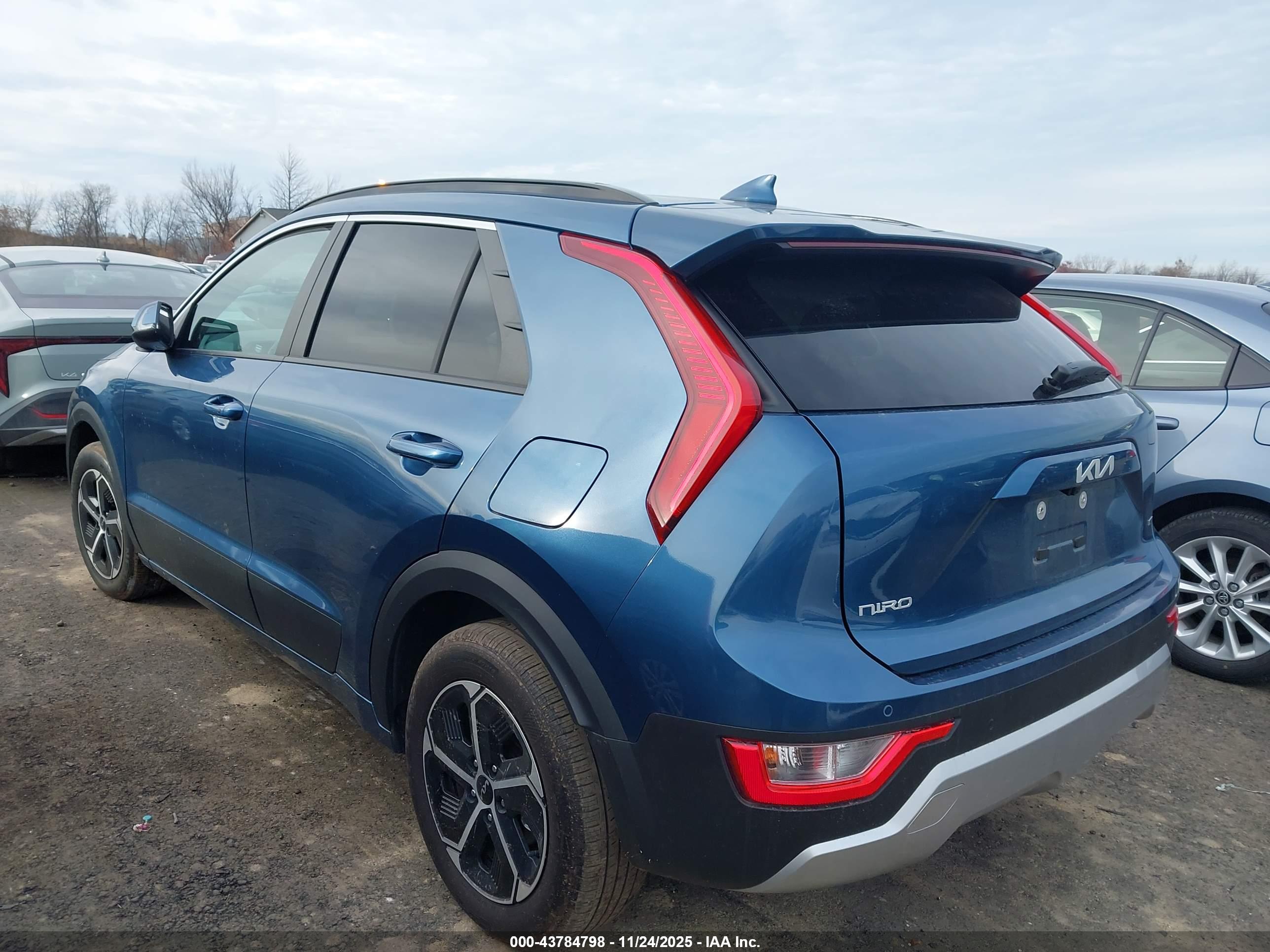 KIA NIRO image 3