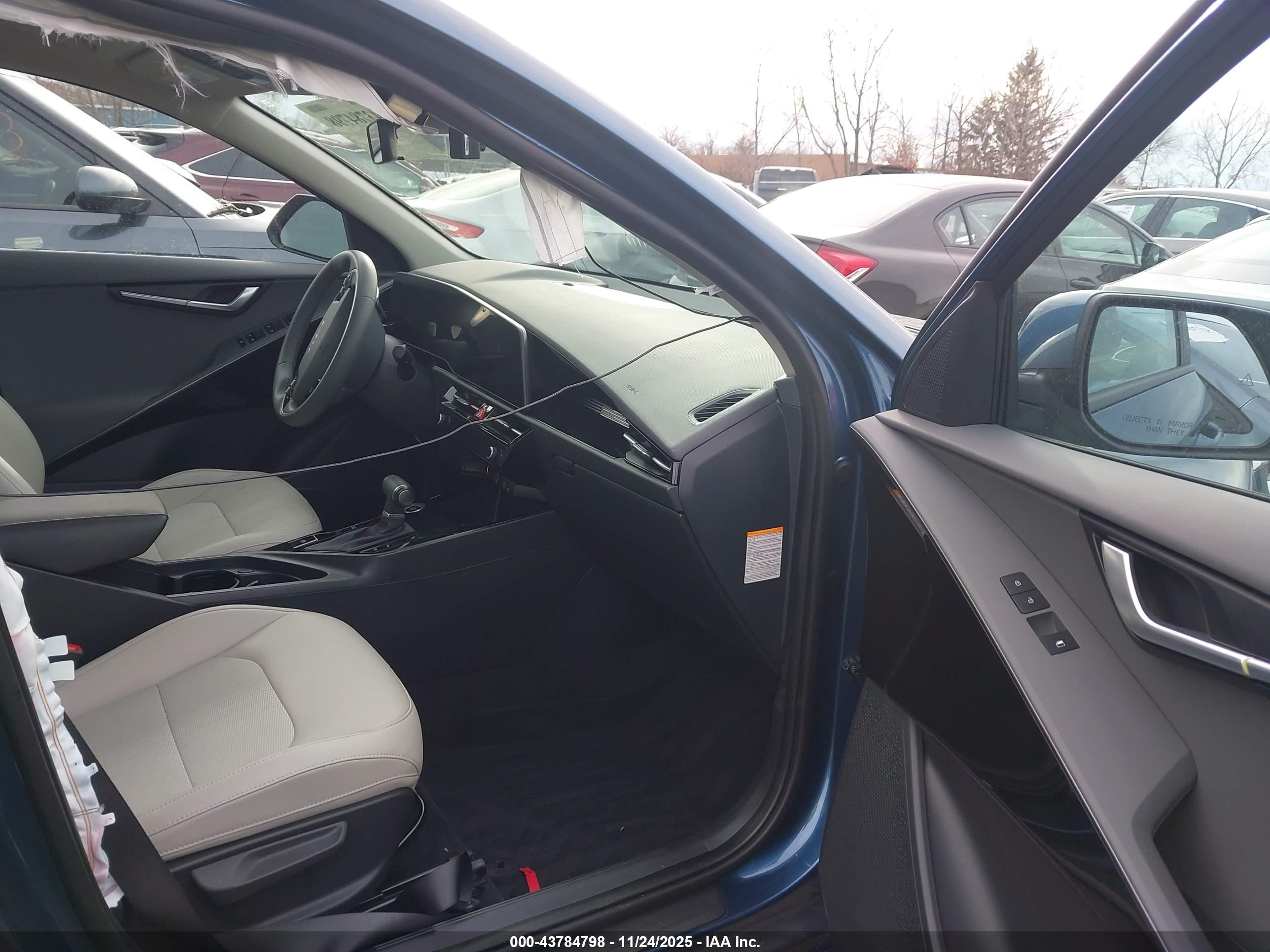 KIA NIRO image 5