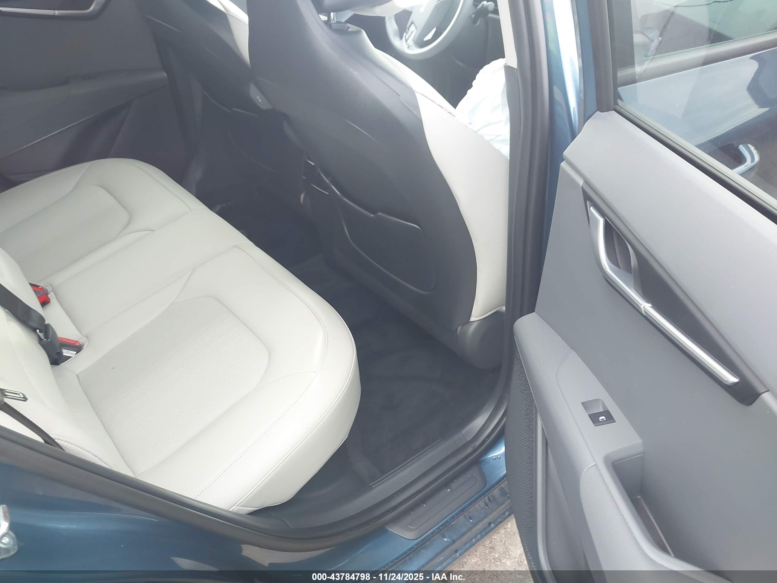 KIA NIRO image 8