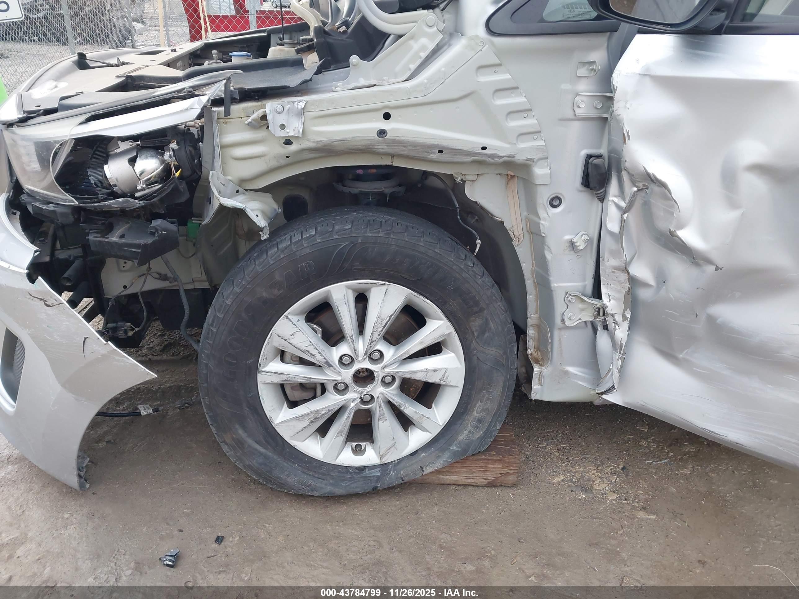 KIA SEDONA image 6