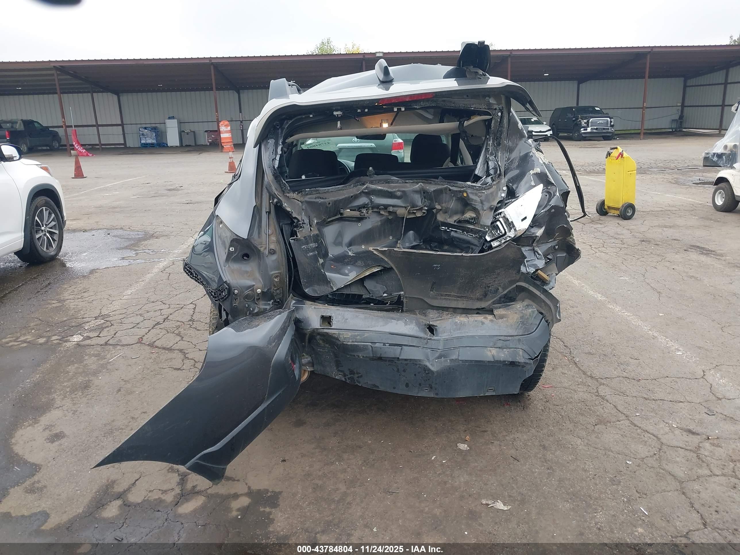 SUBARU OUTBACK image 6