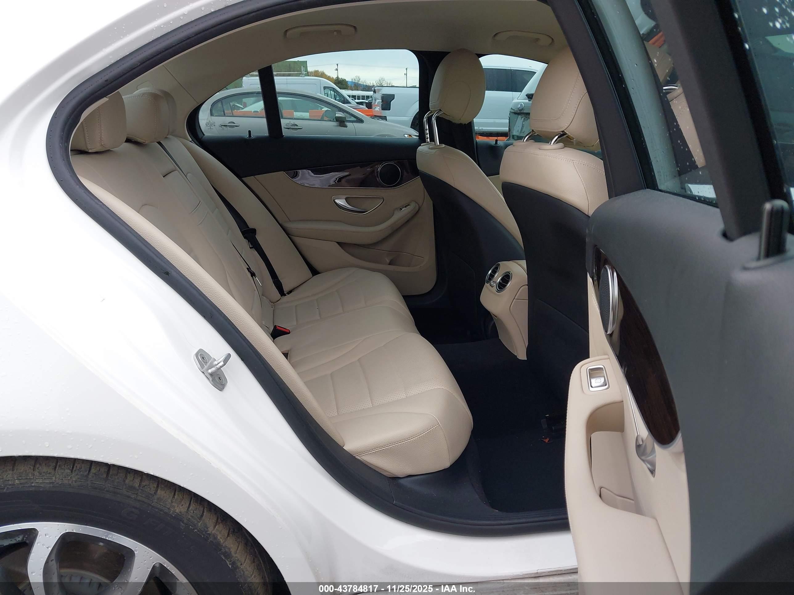 MERCEDES-BENZ C image 8