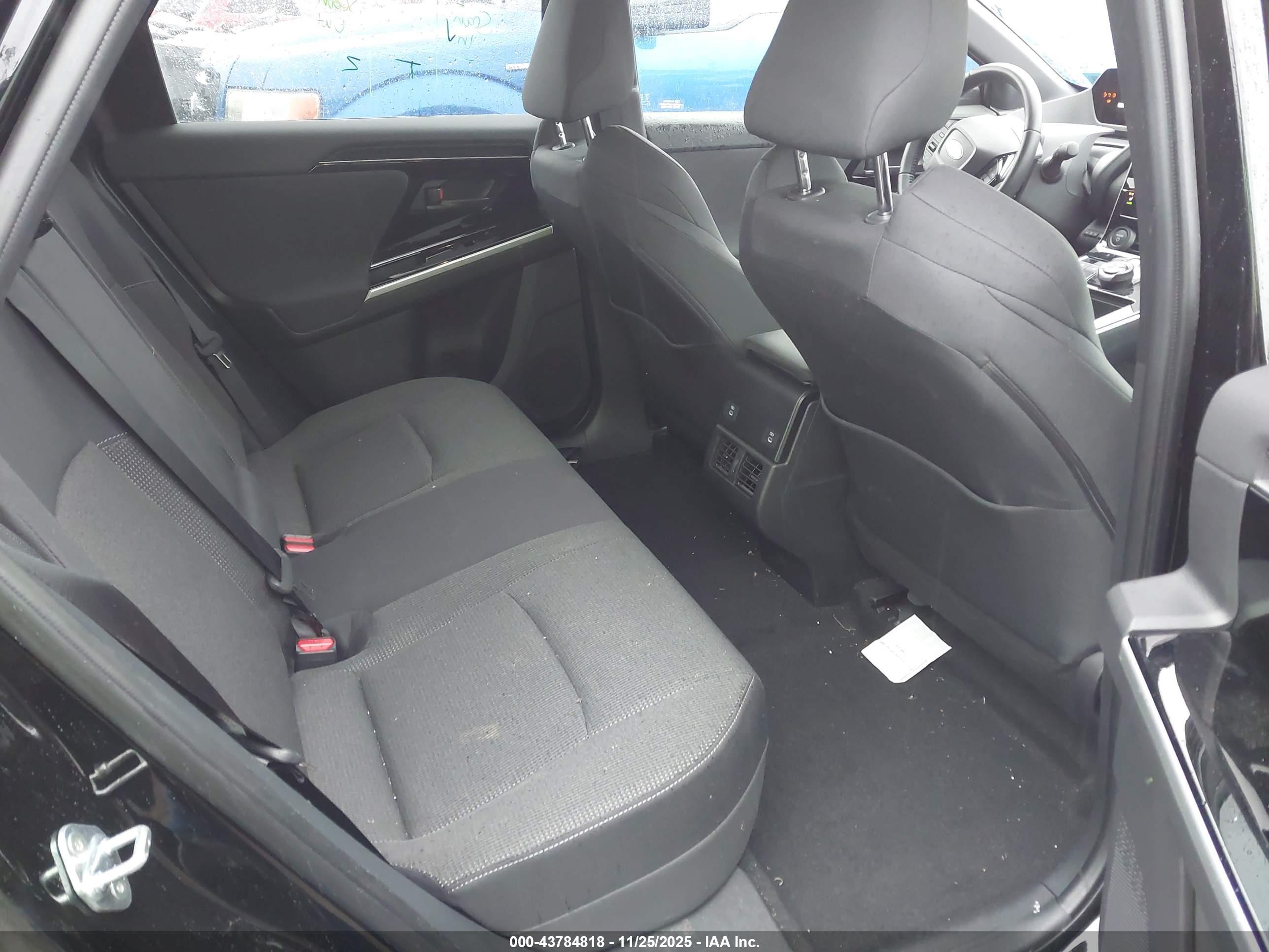 SUBARU SOLTERRA image 8