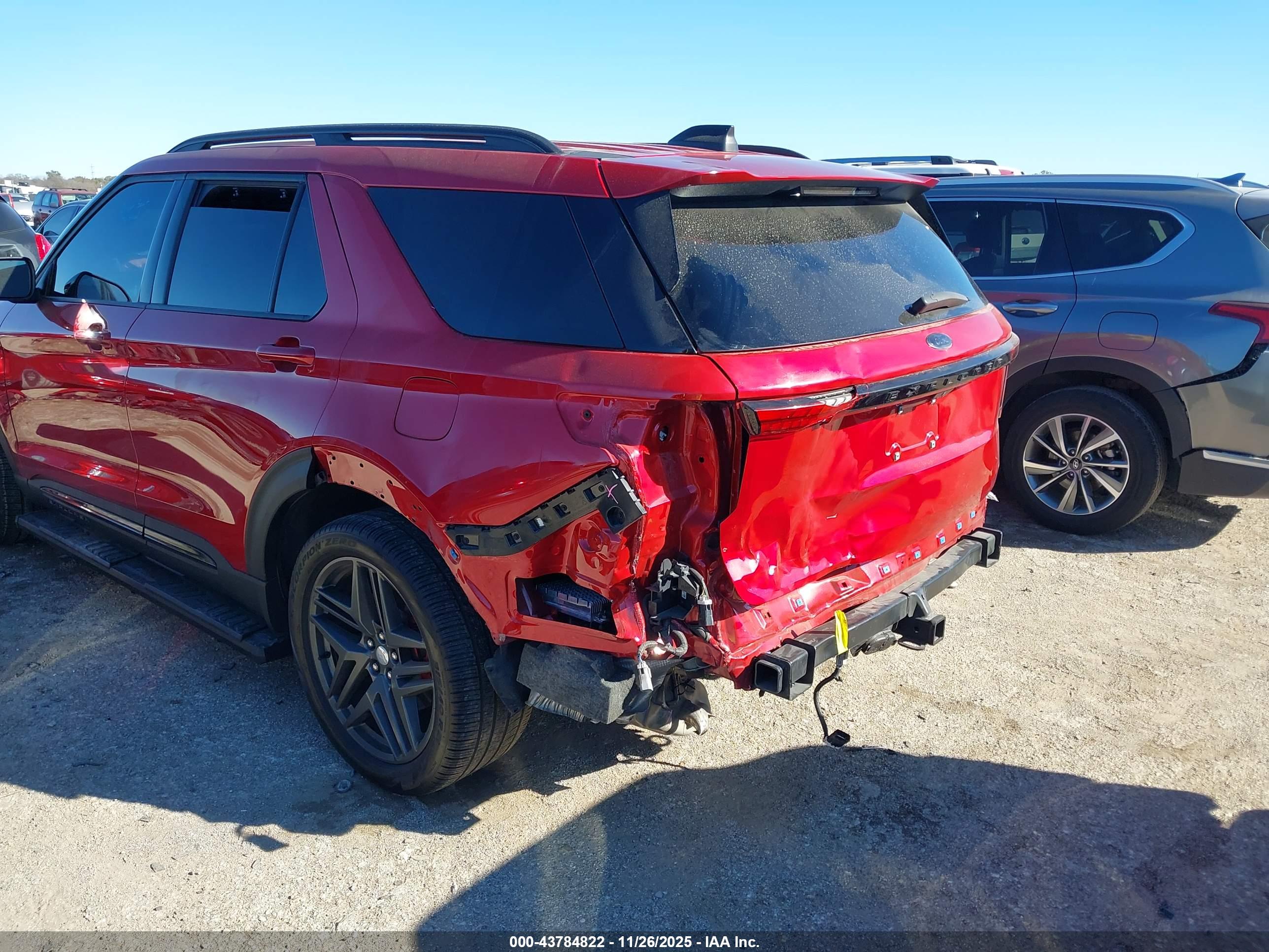 FORD EXPLORER image 6