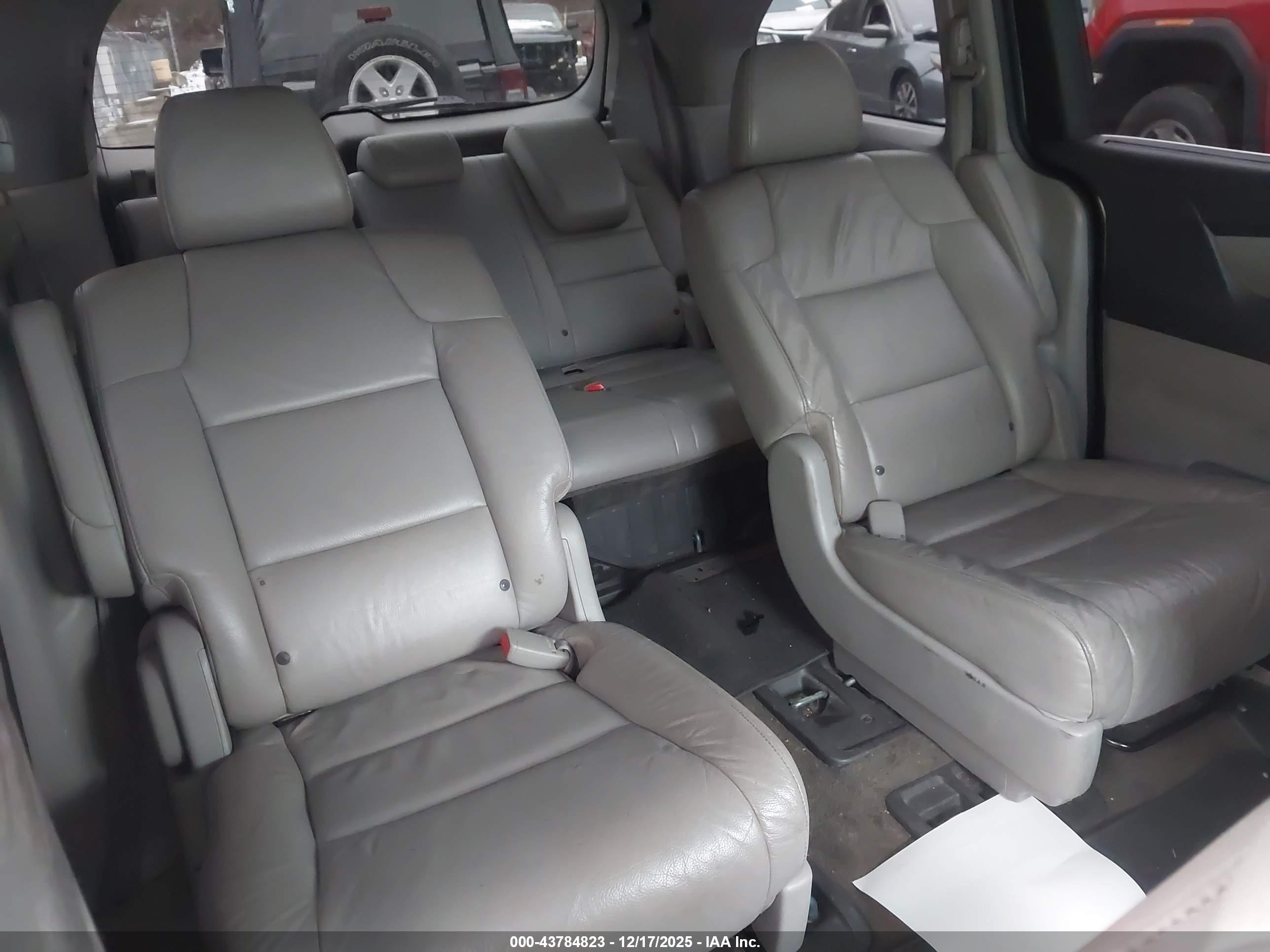 HONDA ODYSSEY image 8