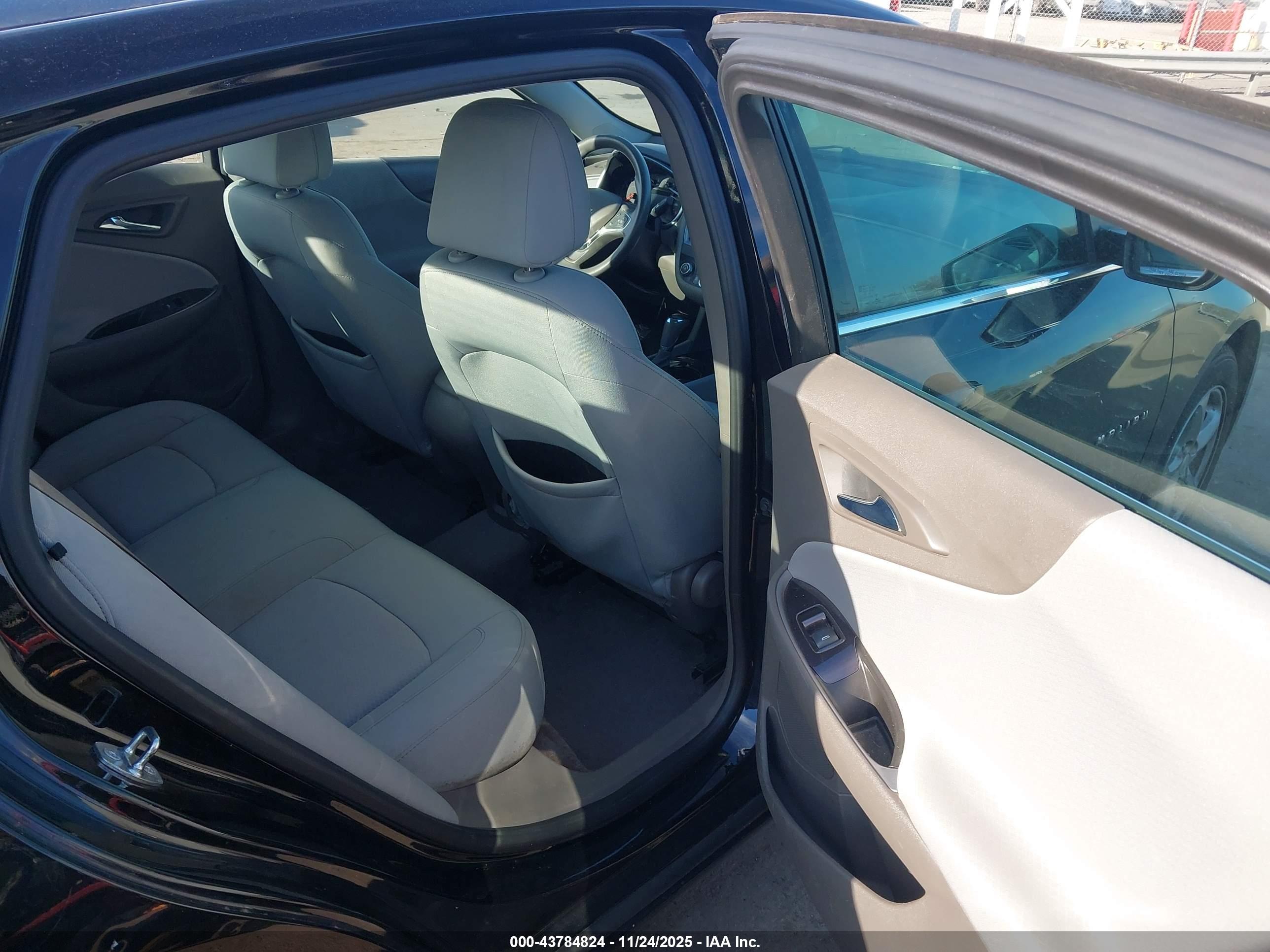 CHEVROLET MALIBU image 8