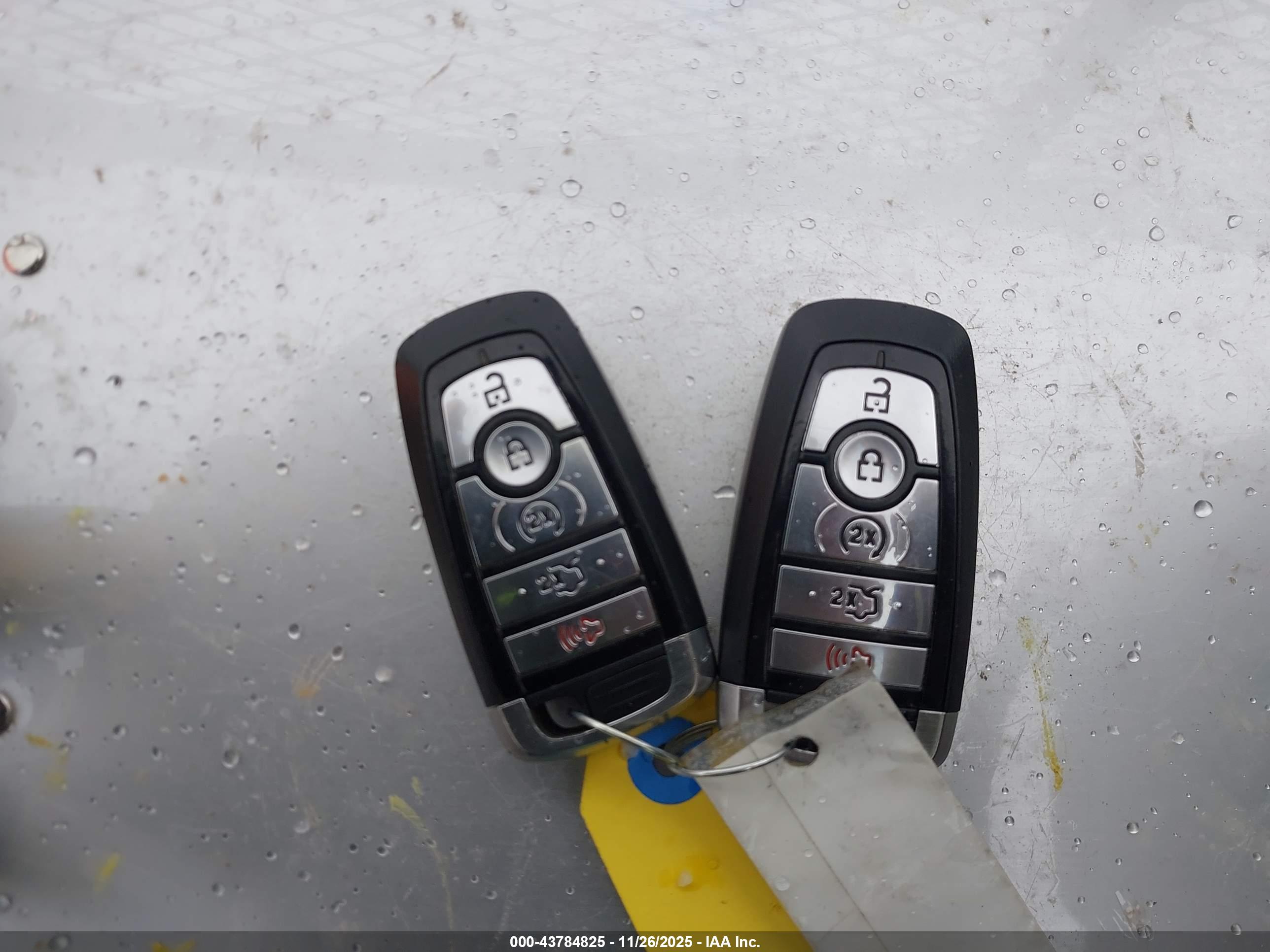 FORD FUSION image 11
