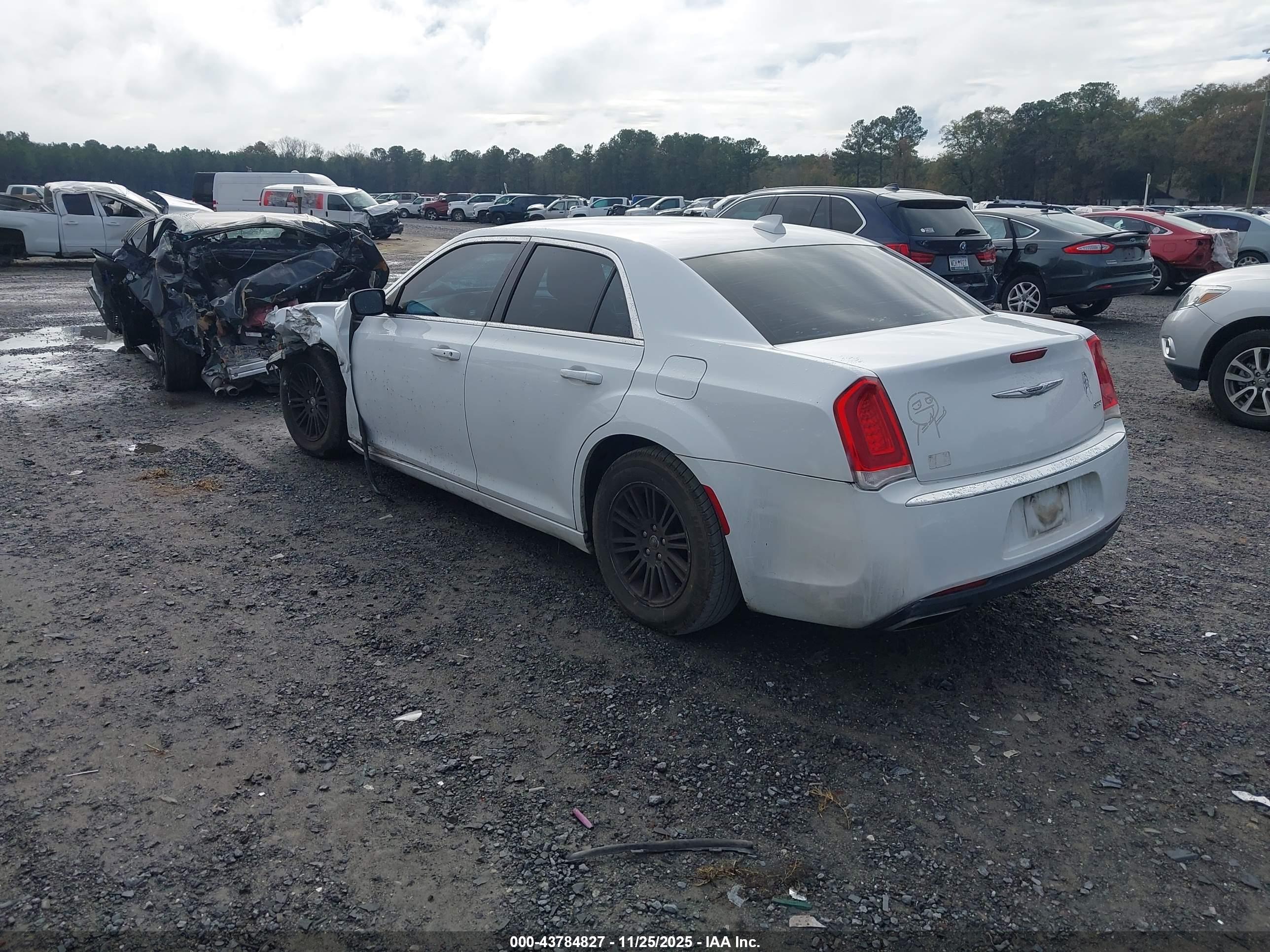 CHRYSLER 300 image 3