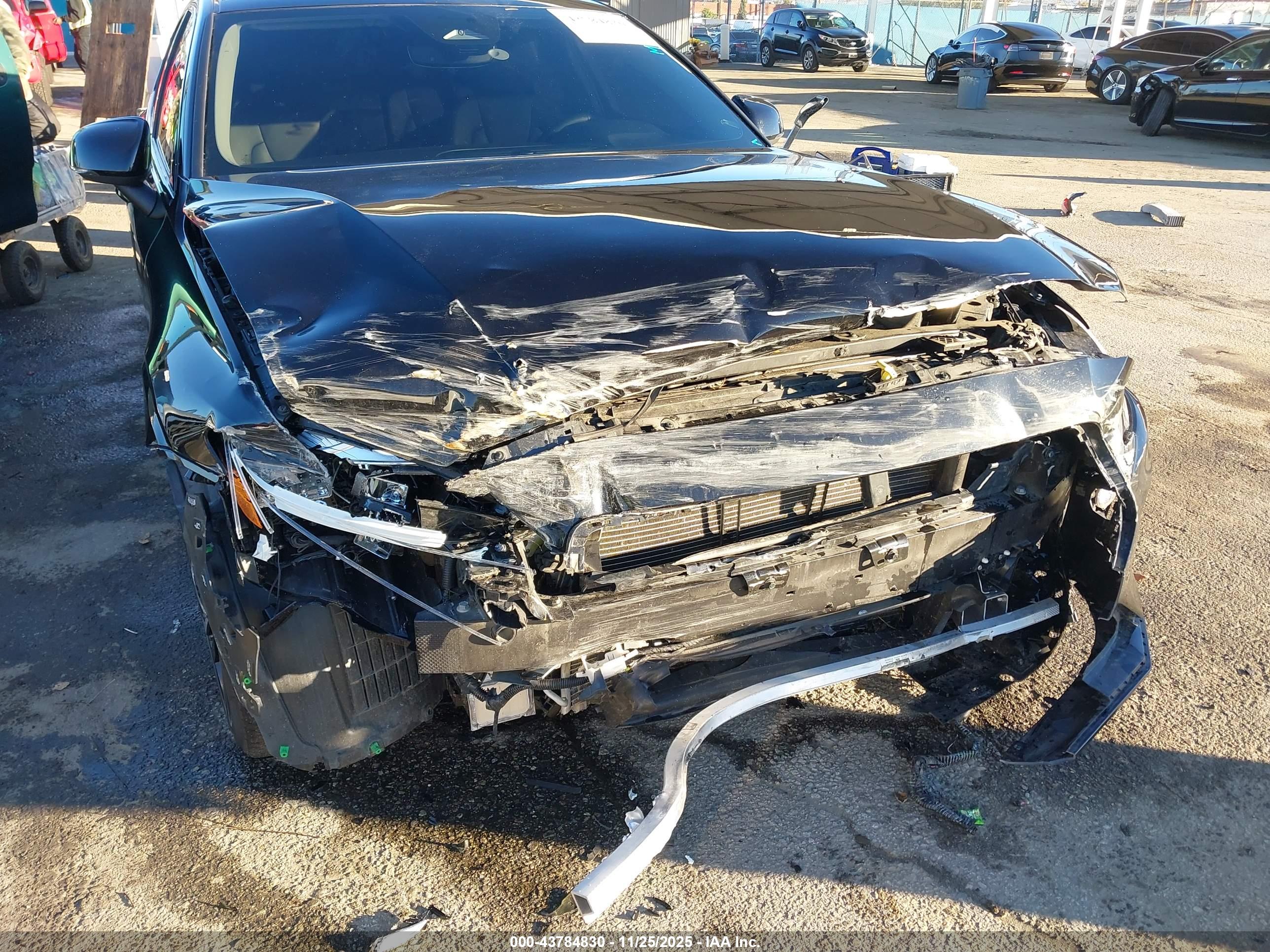 VOLVO S60 image 6