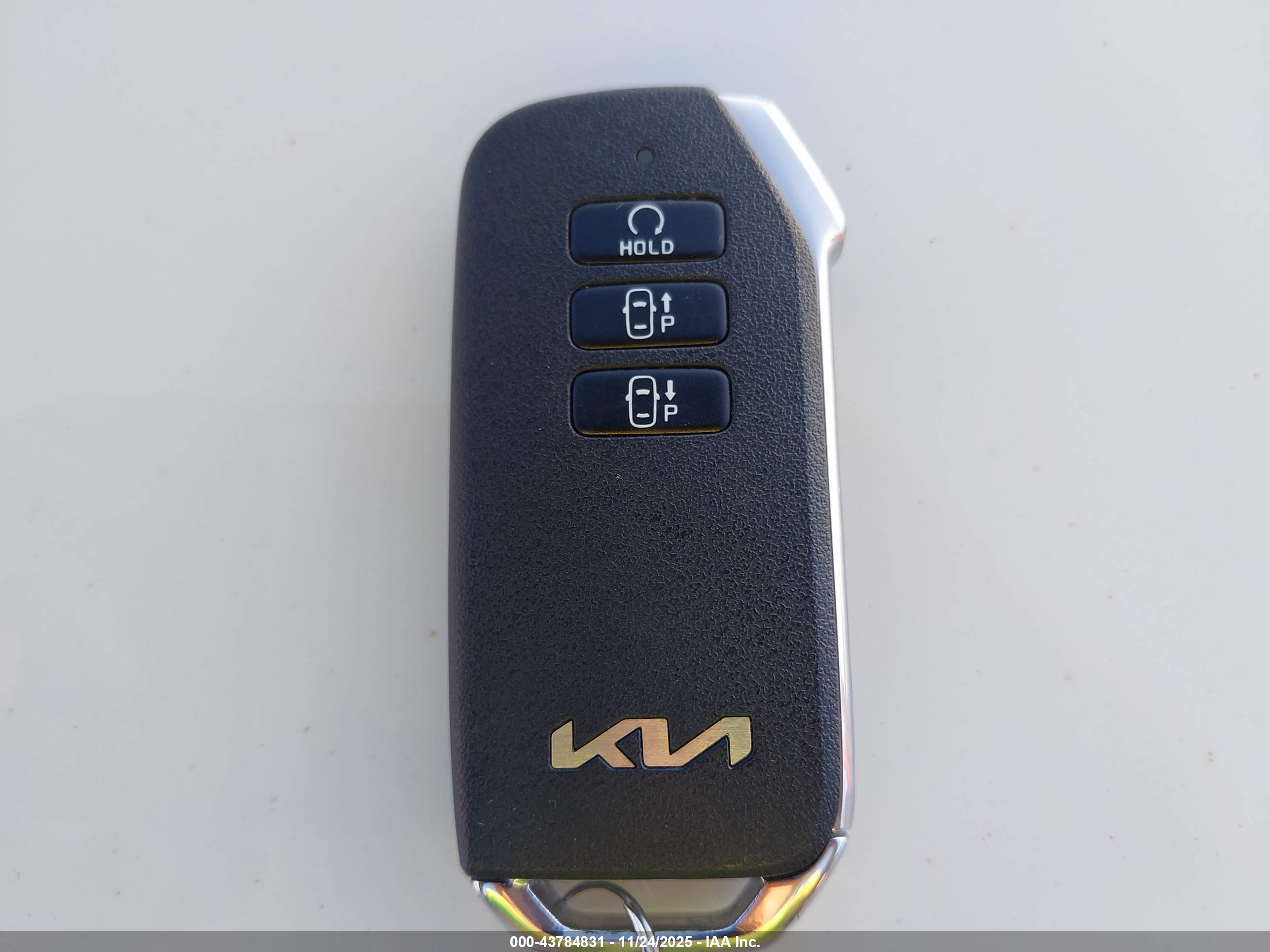 KIA SPORTAGE image 11