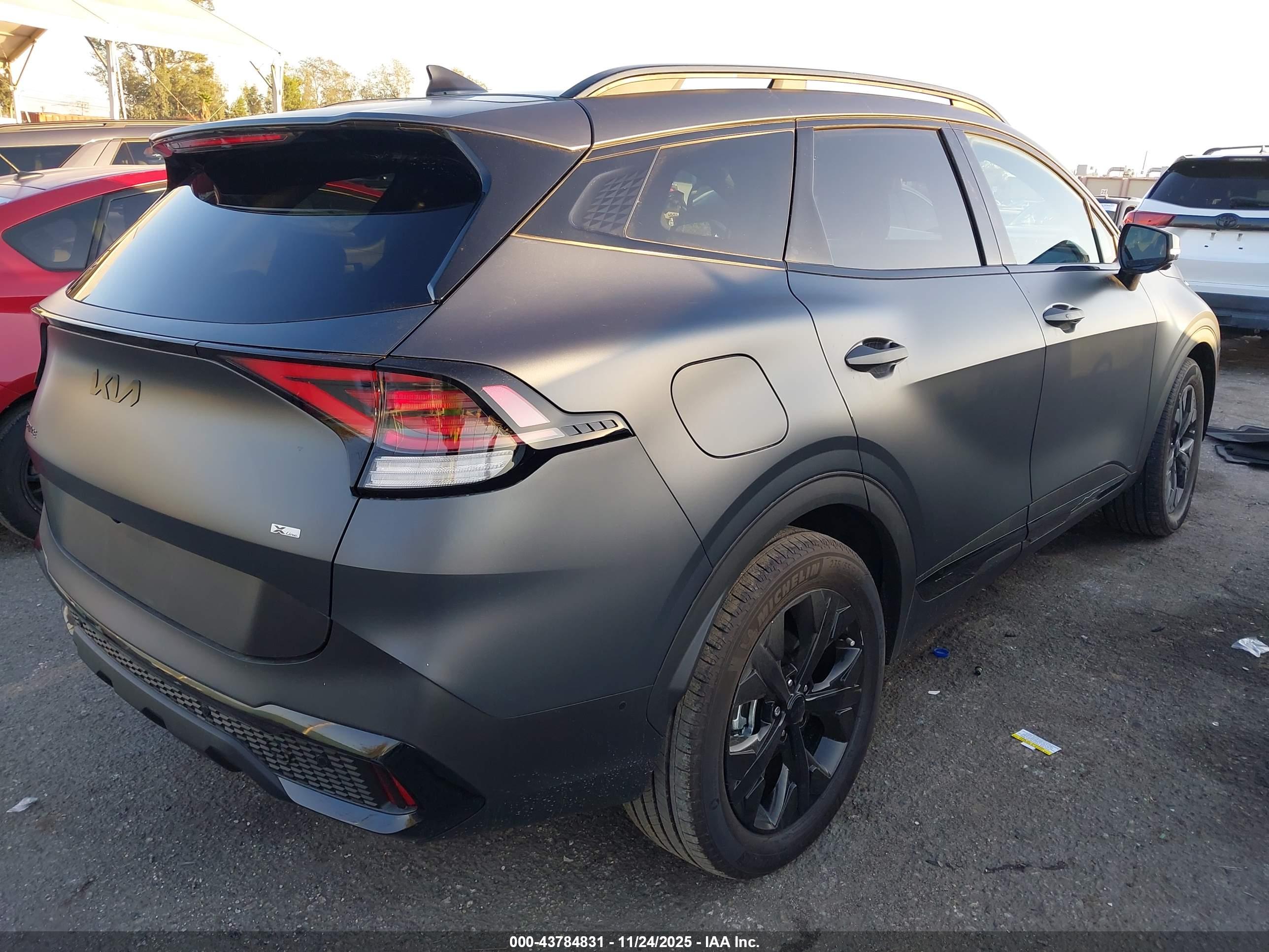 KIA SPORTAGE image 4