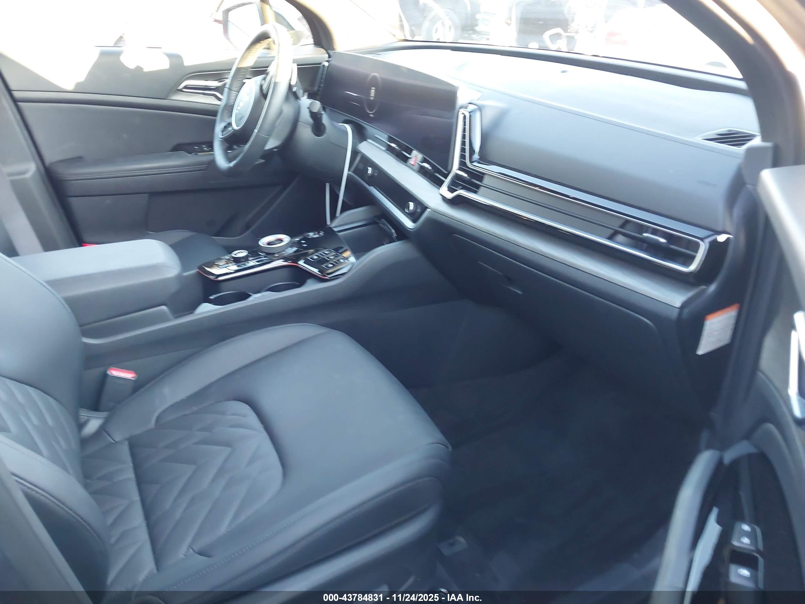 KIA SPORTAGE image 5