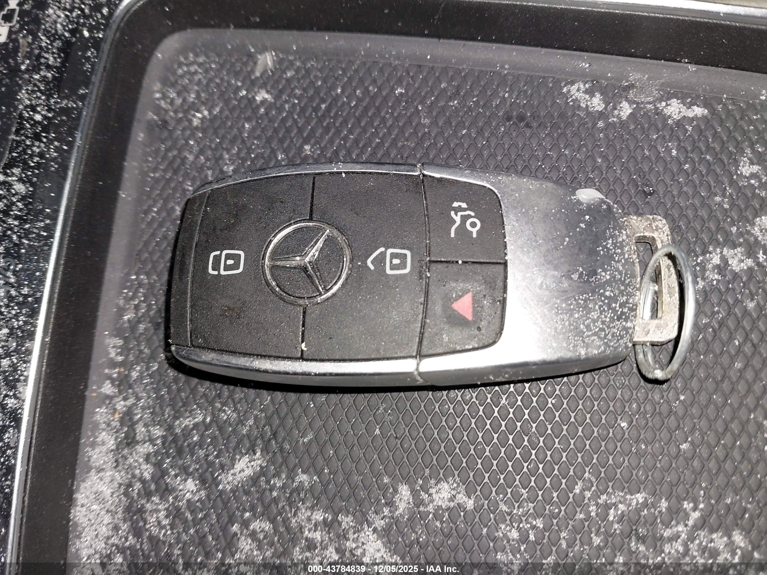 MERCEDES-BENZ EQB image 11