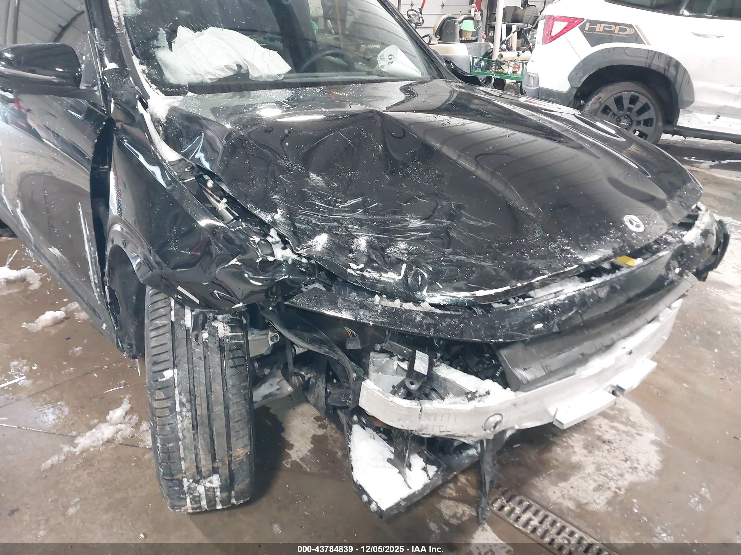 MERCEDES-BENZ EQB image 6