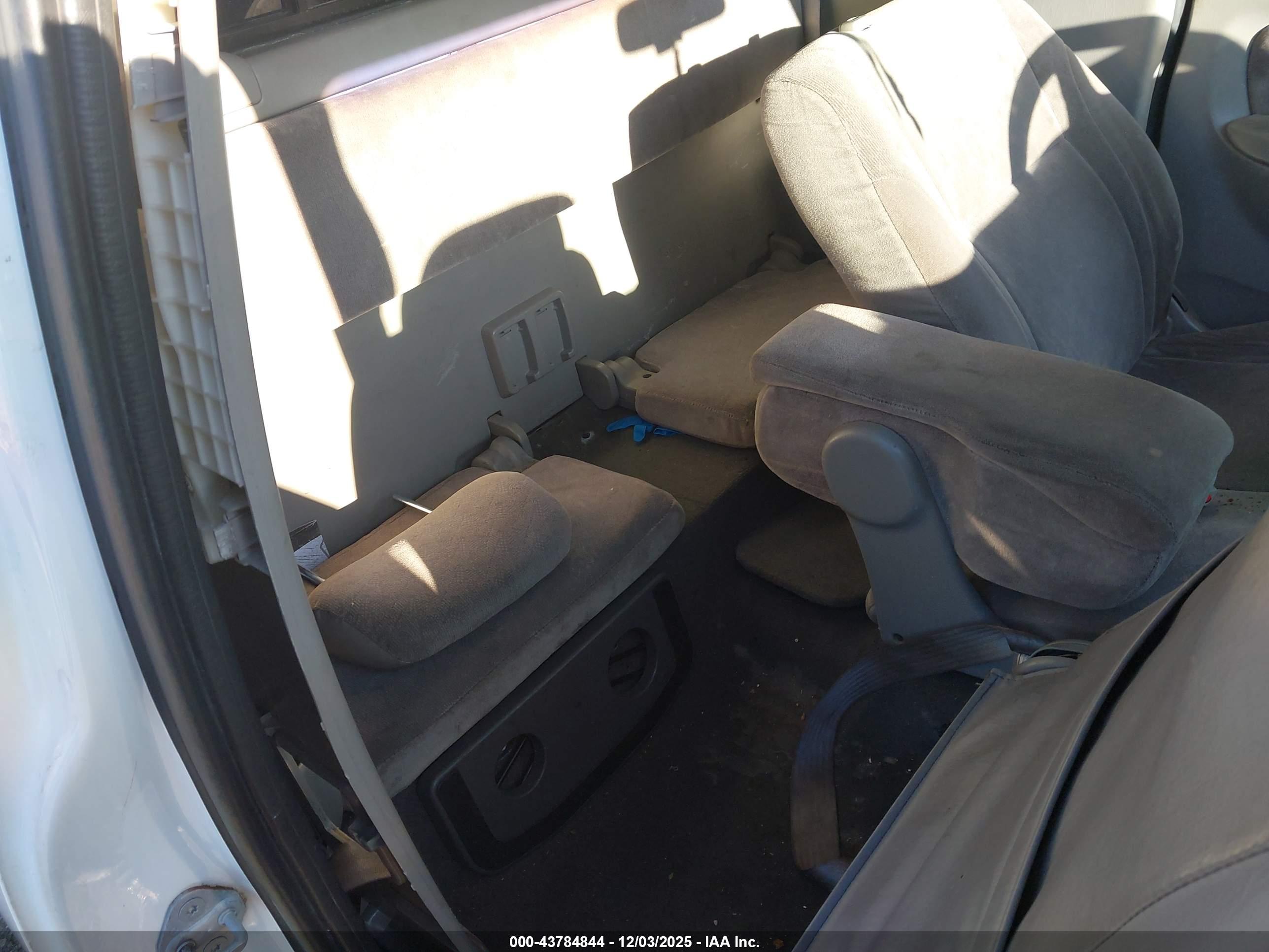 TOYOTA TACOMA image 8