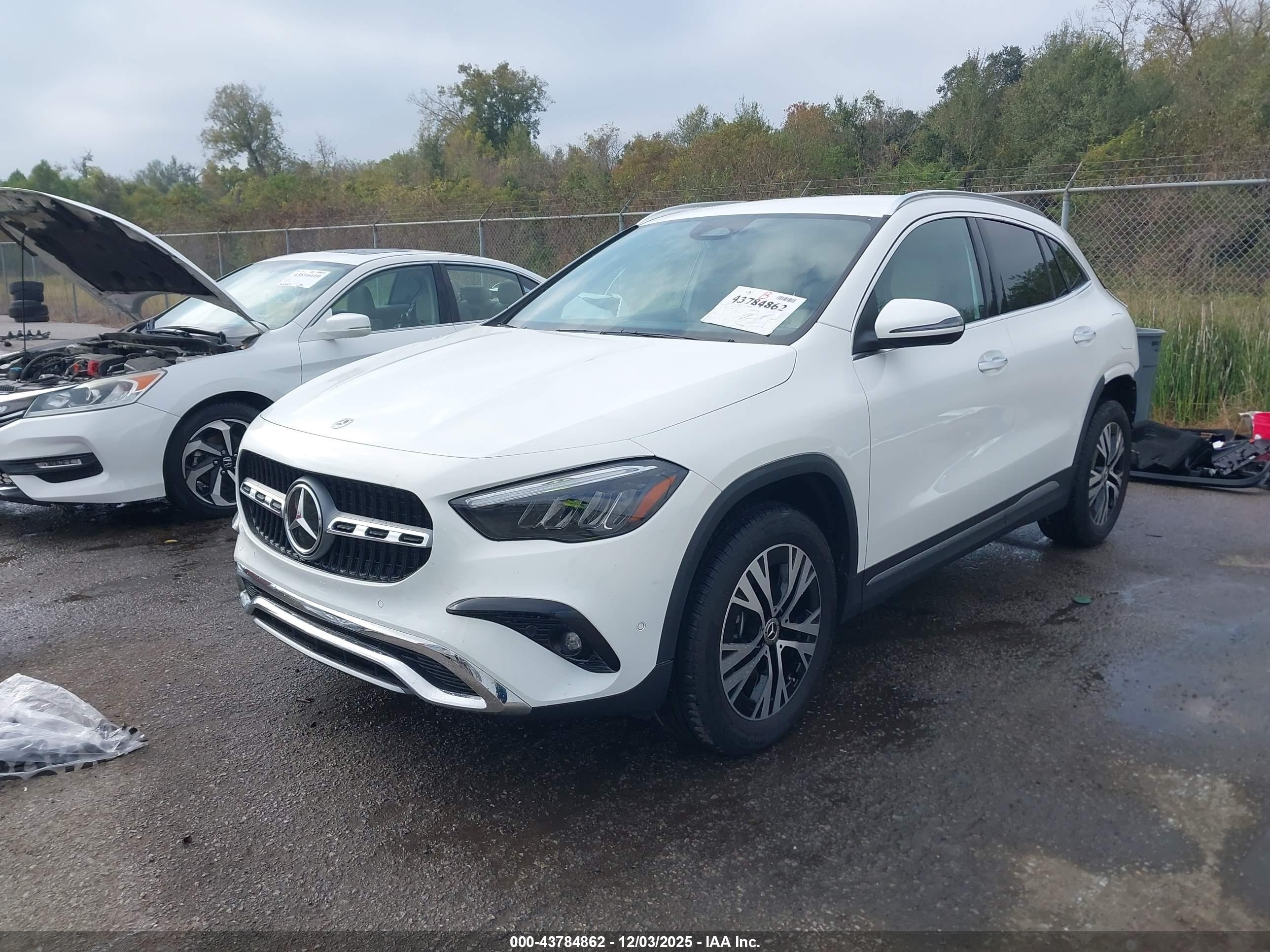 MERCEDES-BENZ GLA image 2
