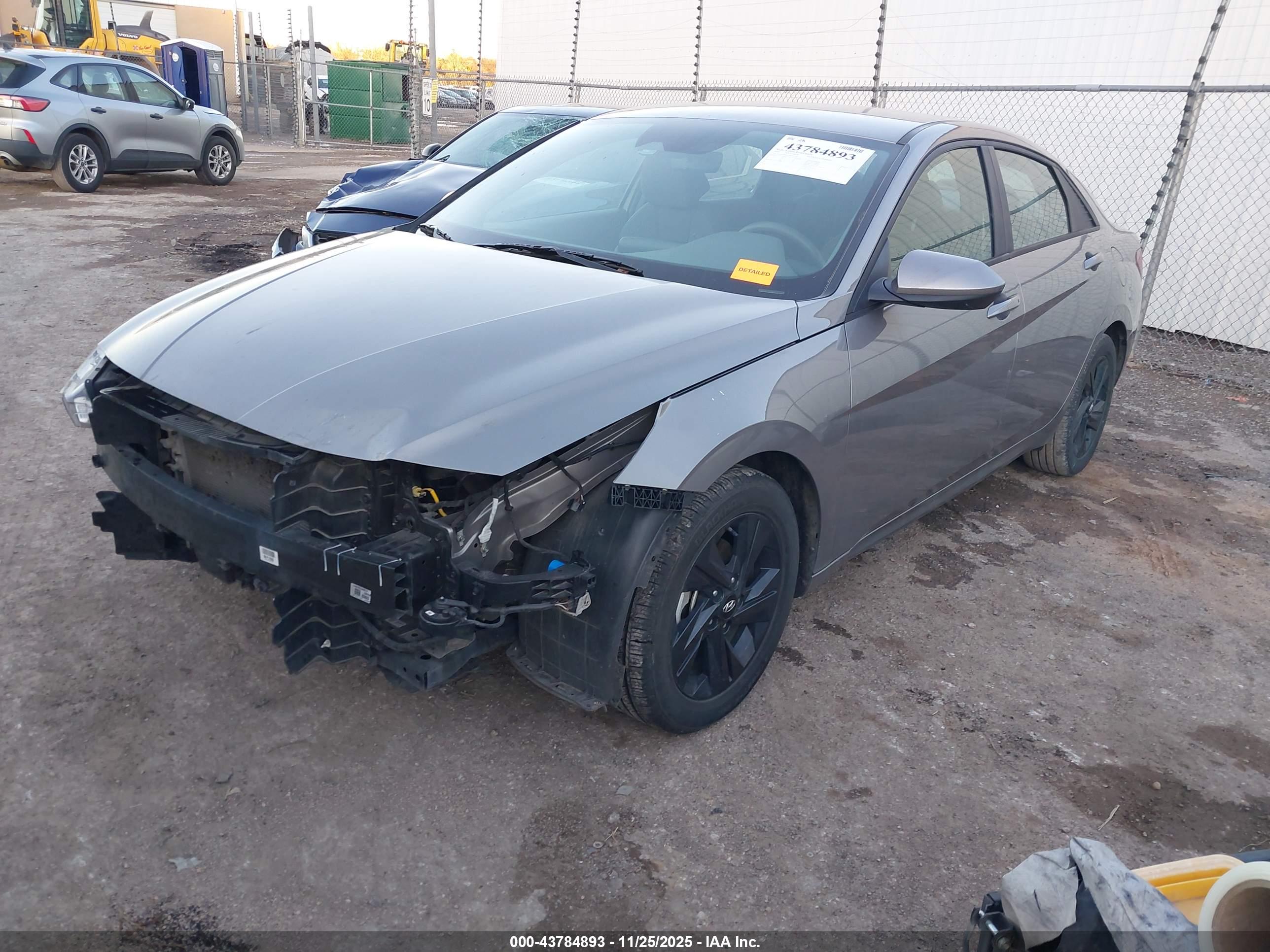 HYUNDAI ELANTRA image 2