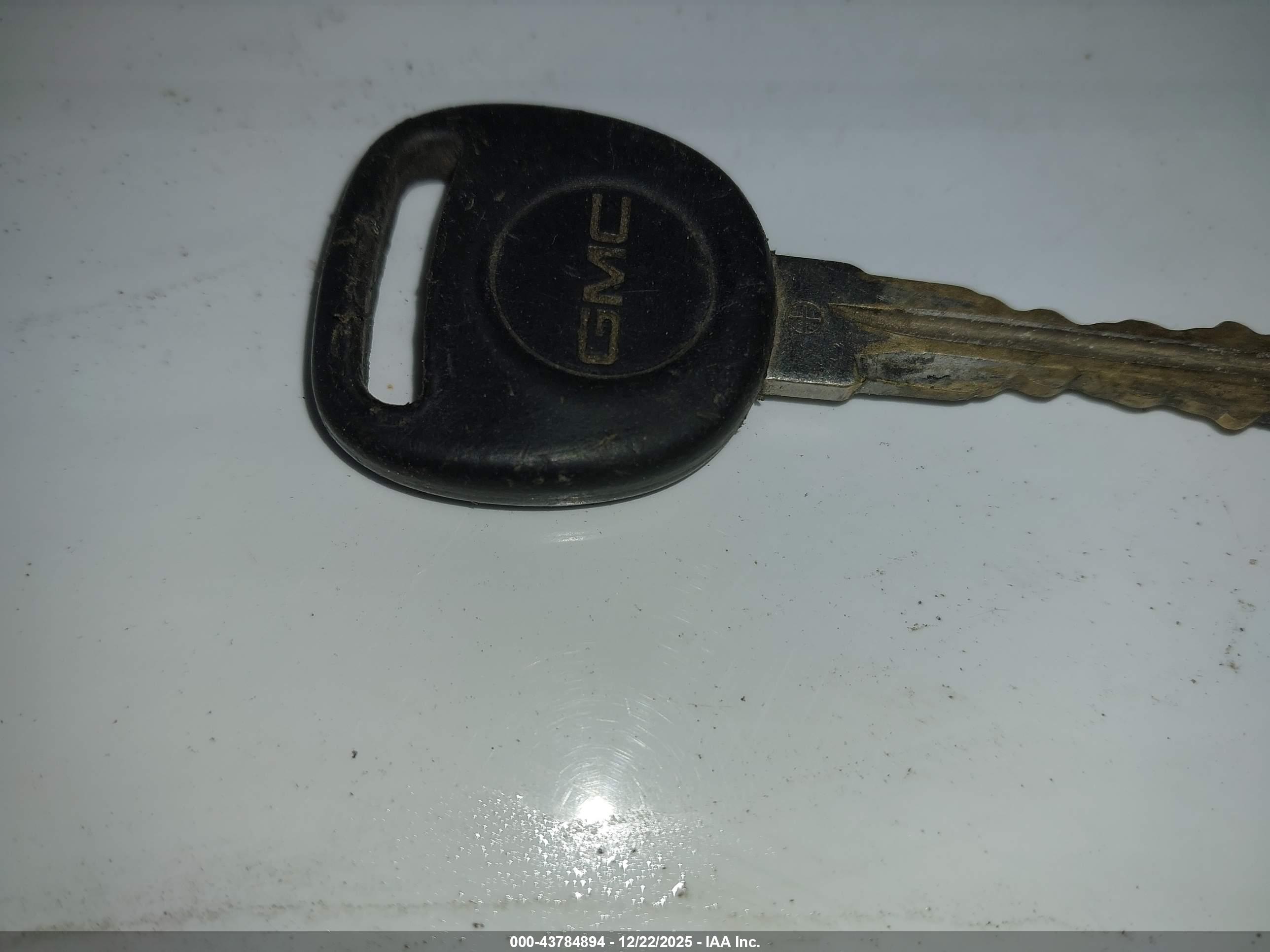 GMC SIERRA image 11