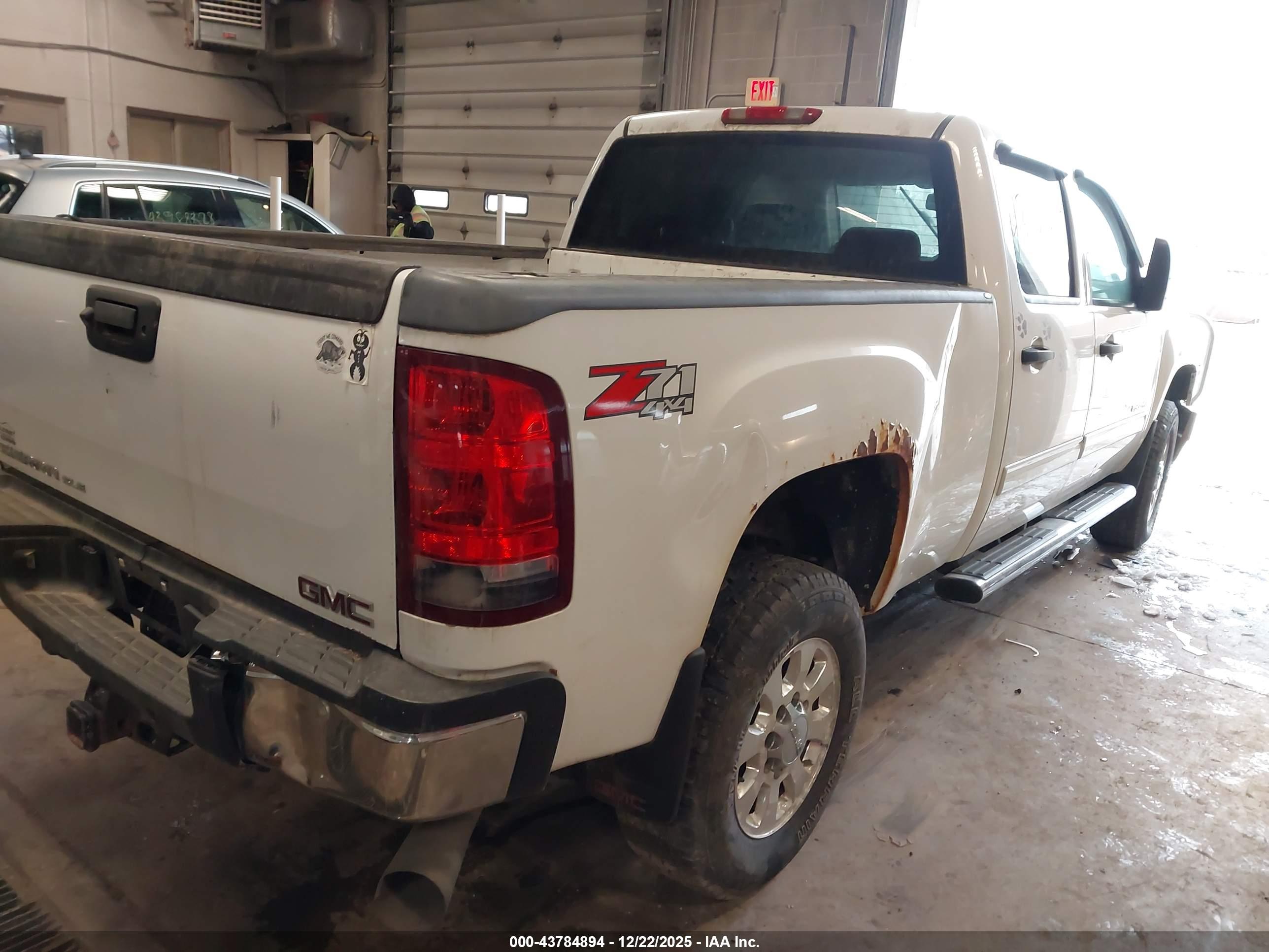 GMC SIERRA image 4