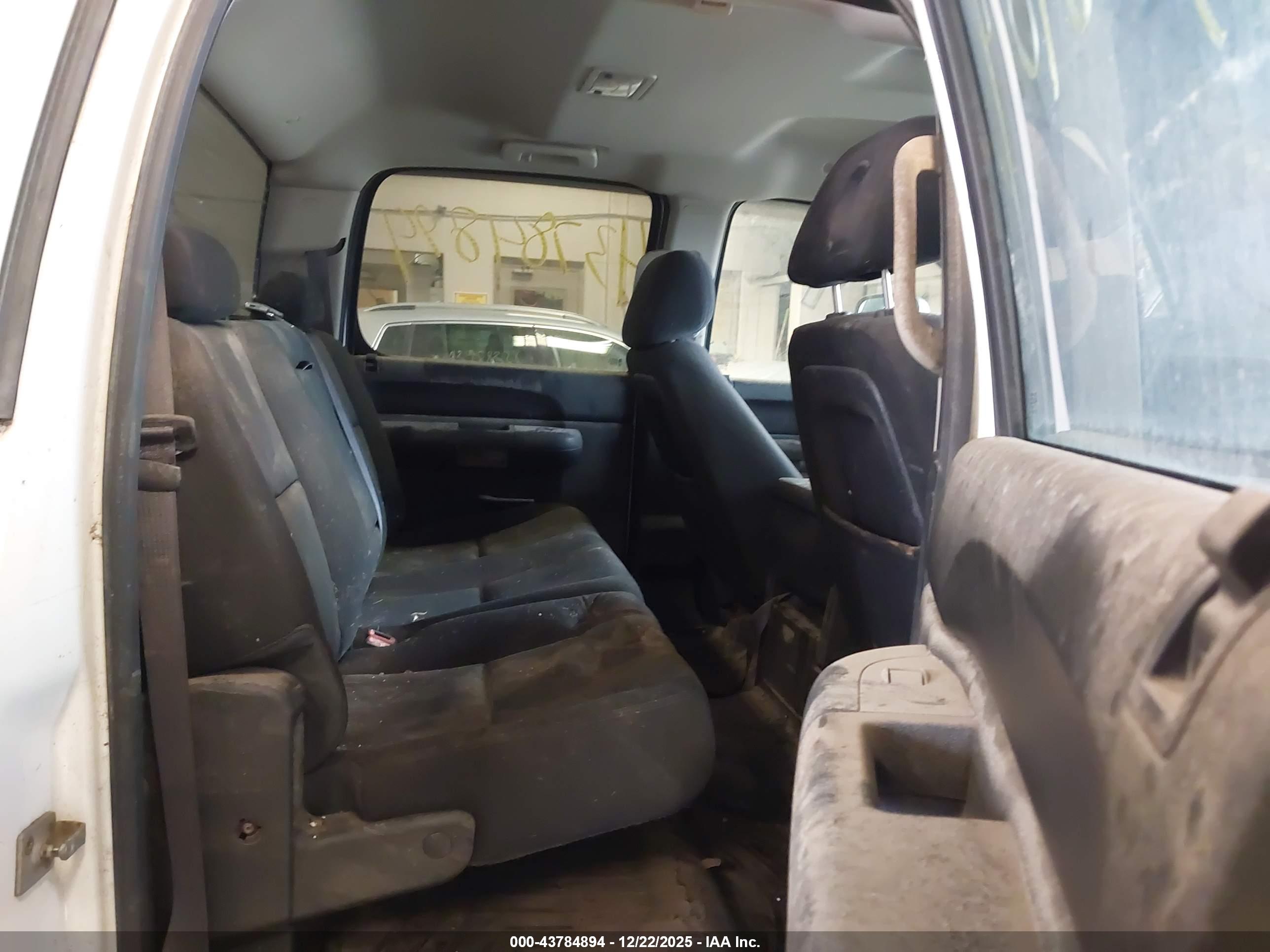 GMC SIERRA image 8