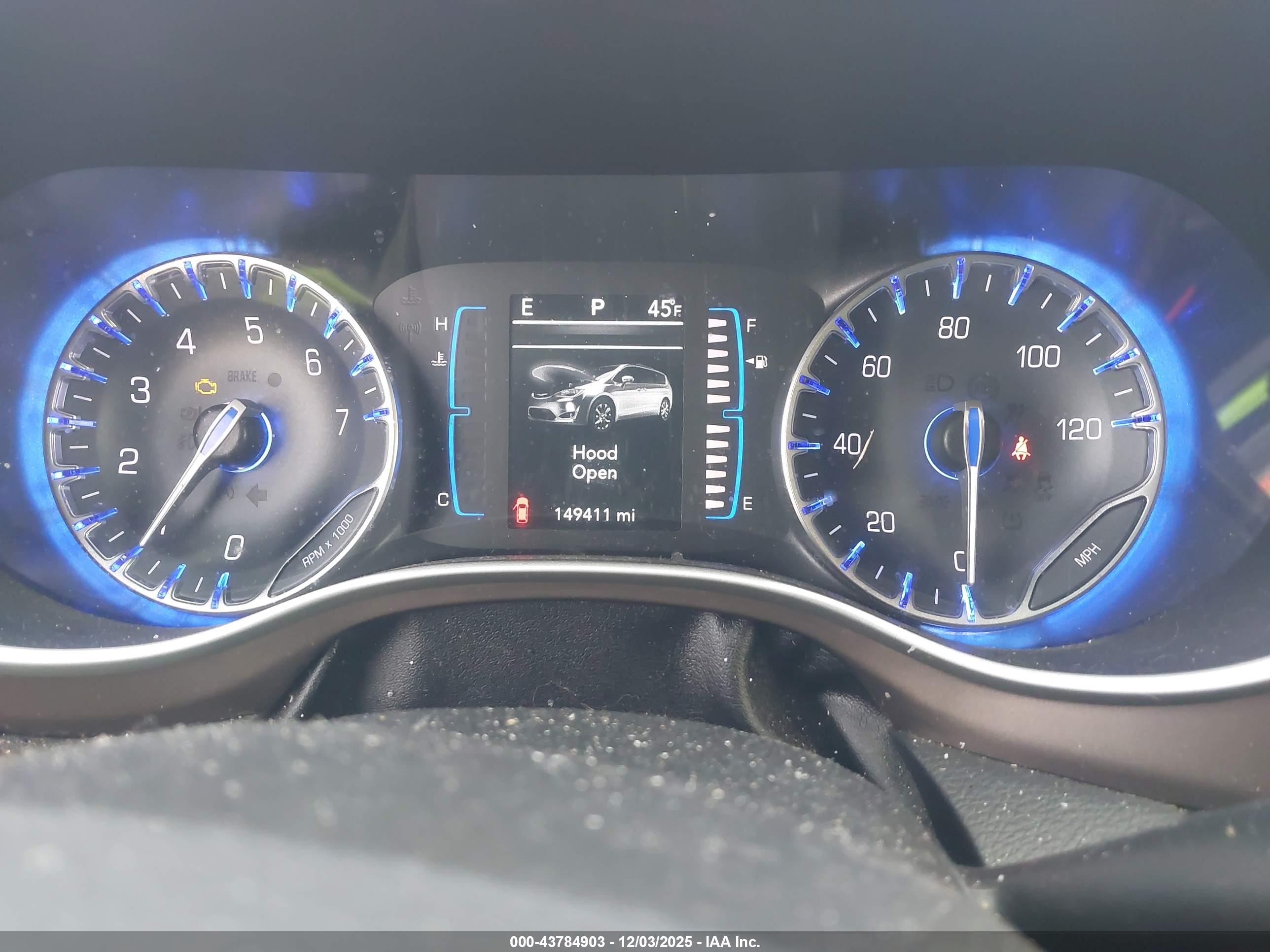 CHRYSLER PACIFICA image 7
