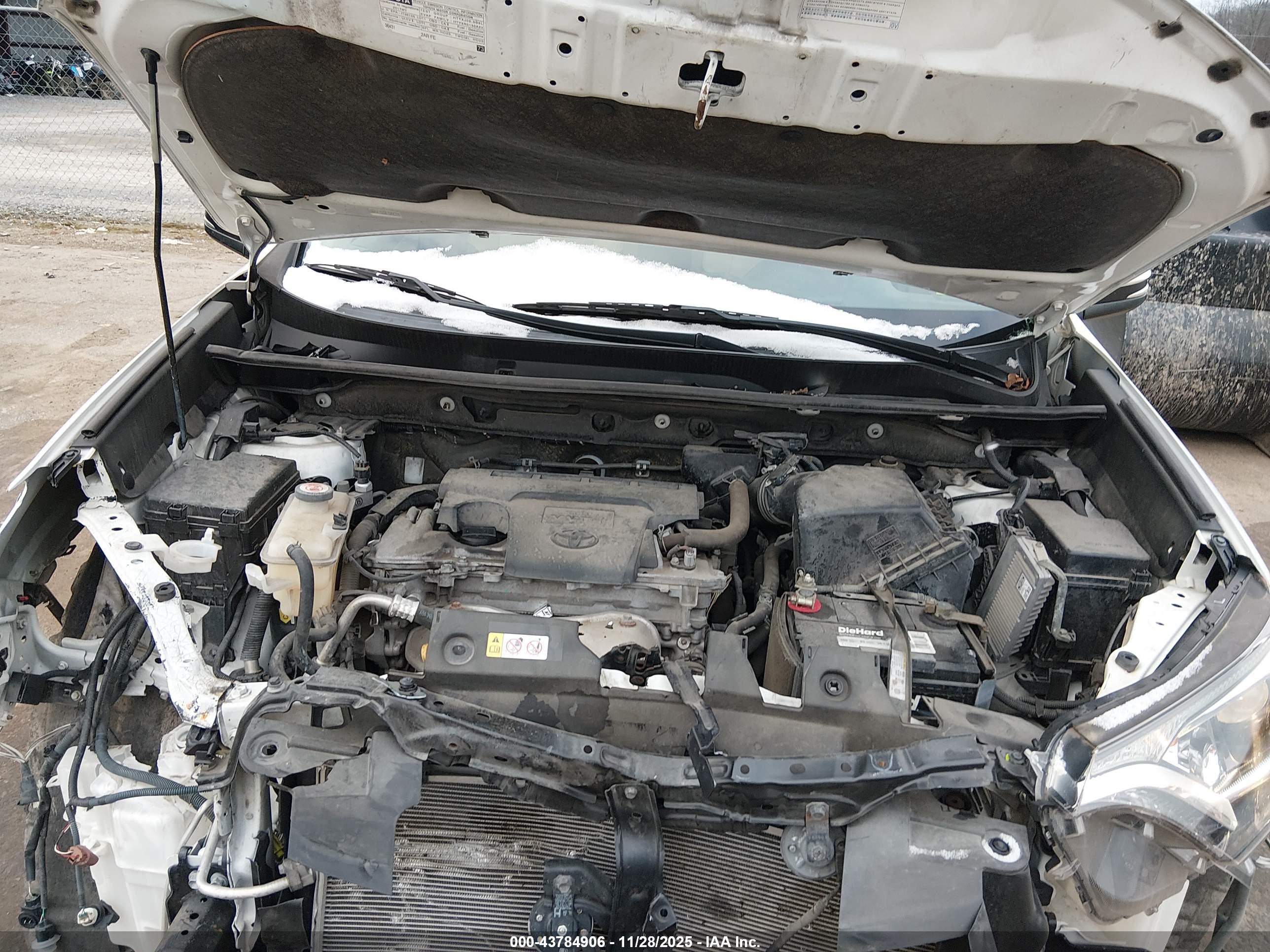 TOYOTA RAV4 image 10