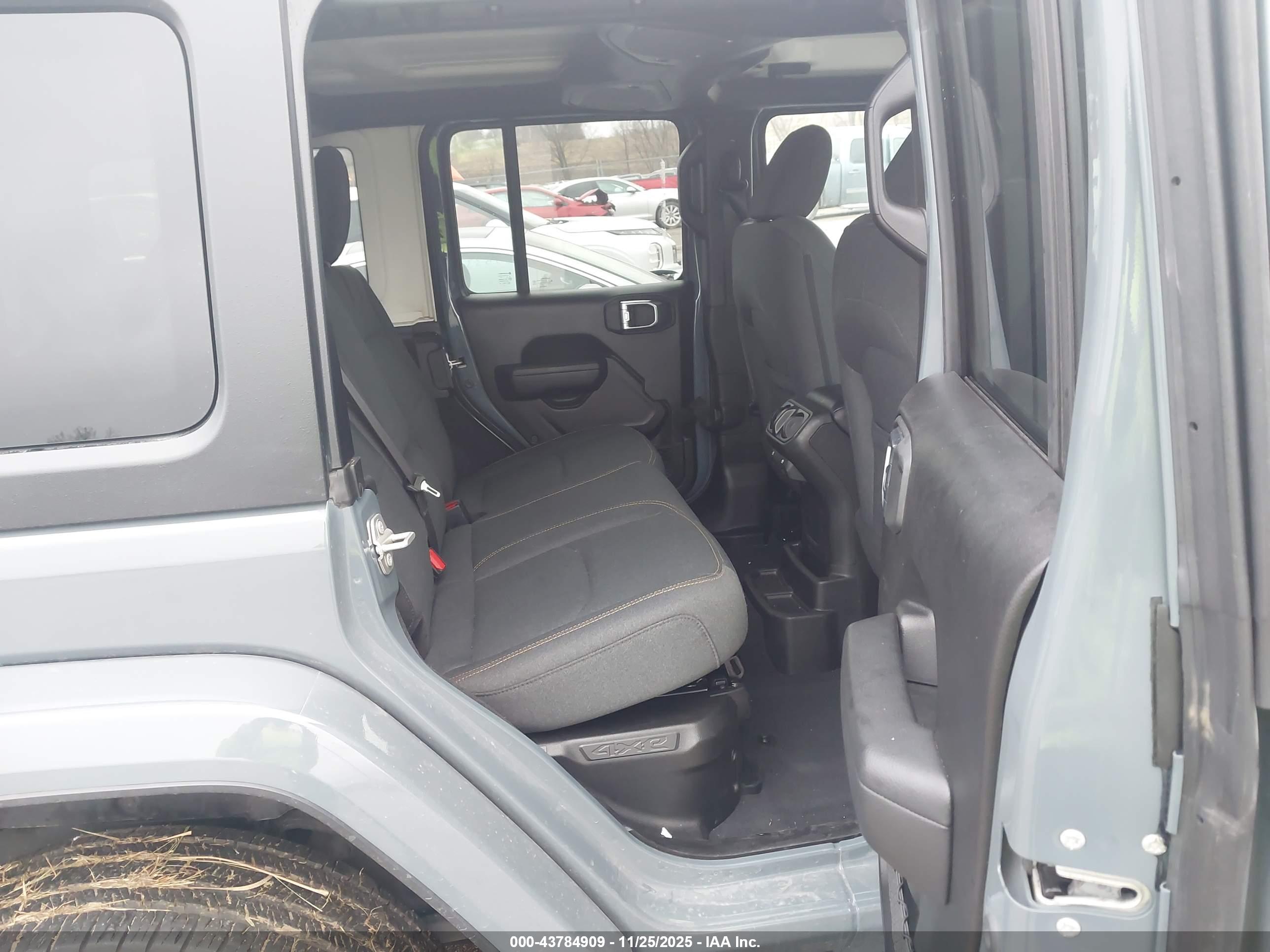 JEEP WRANGLER image 8