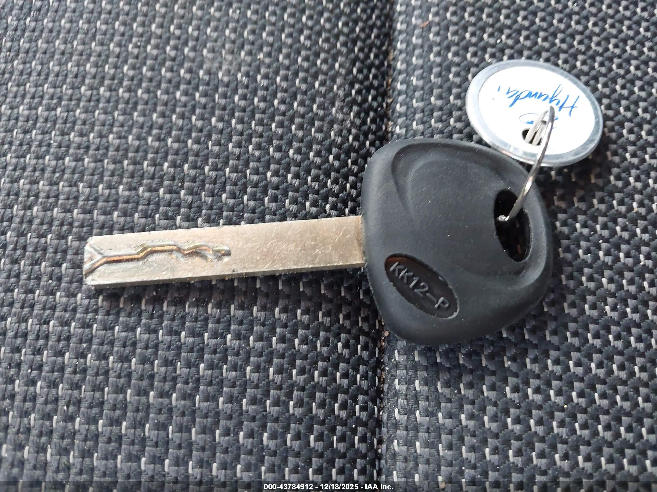 HYUNDAI ACCENT image 11
