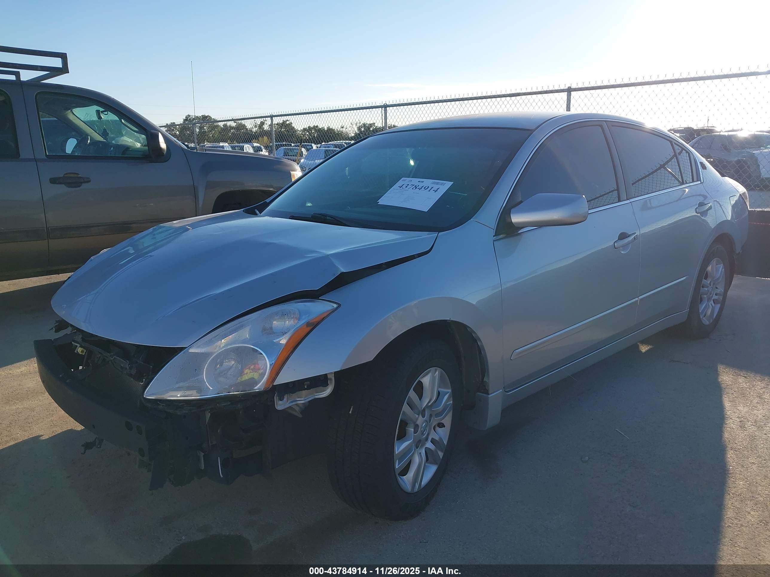 NISSAN ALTIMA image 2