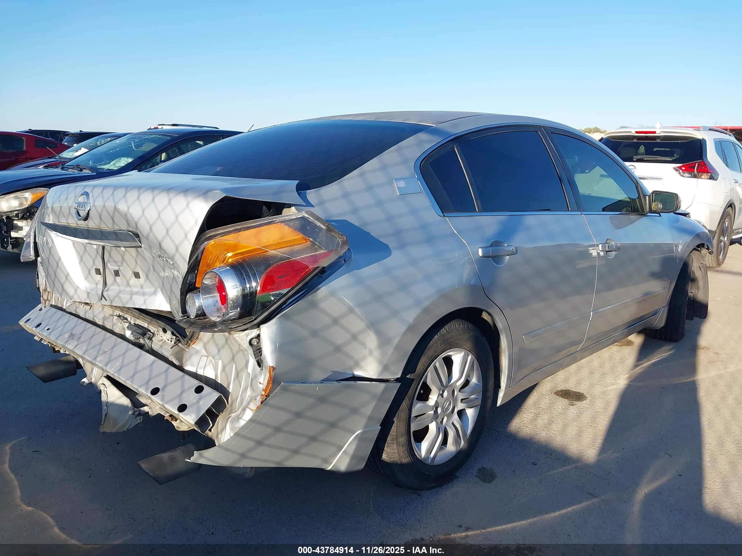NISSAN ALTIMA image 4