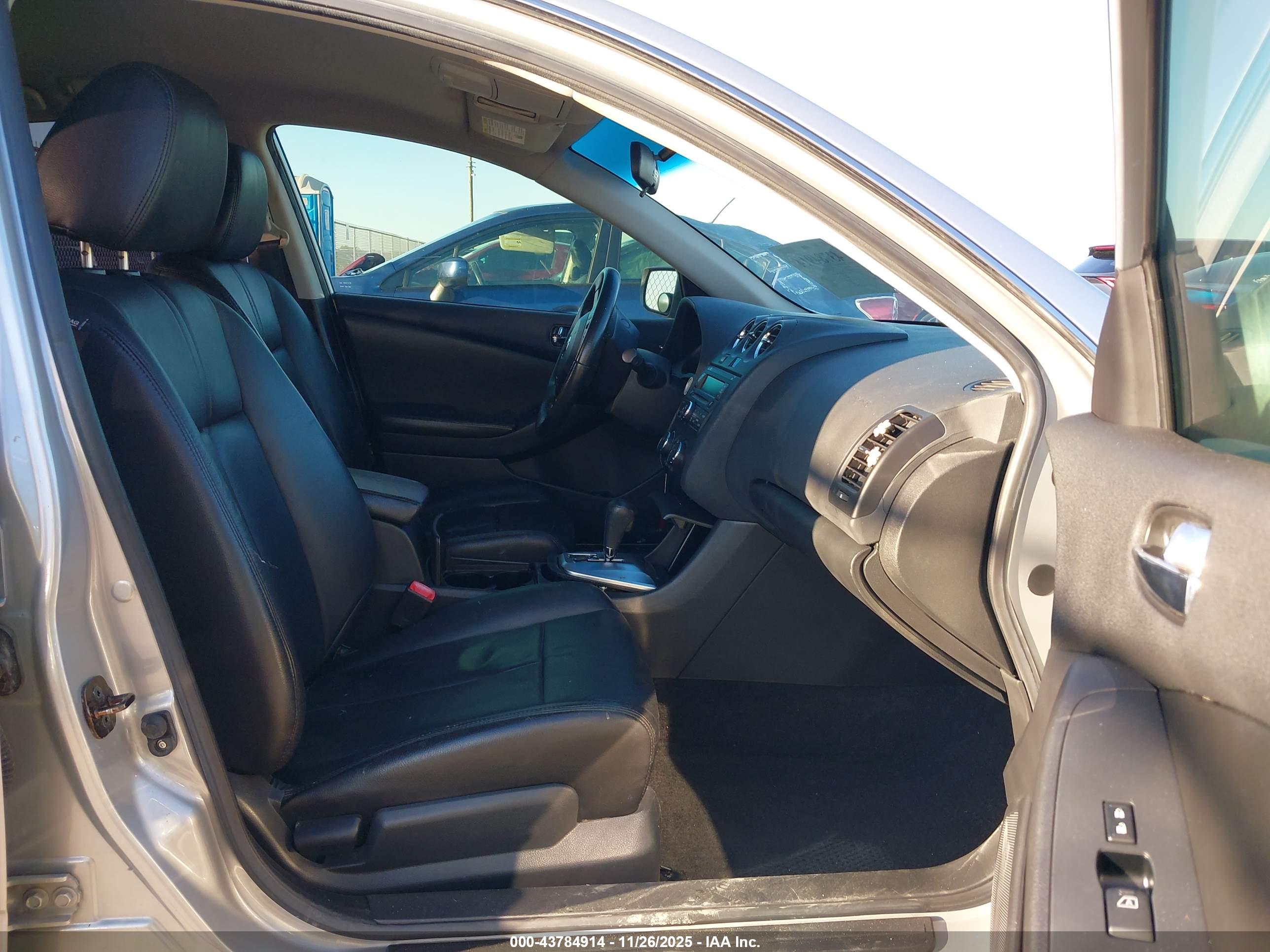 NISSAN ALTIMA image 5