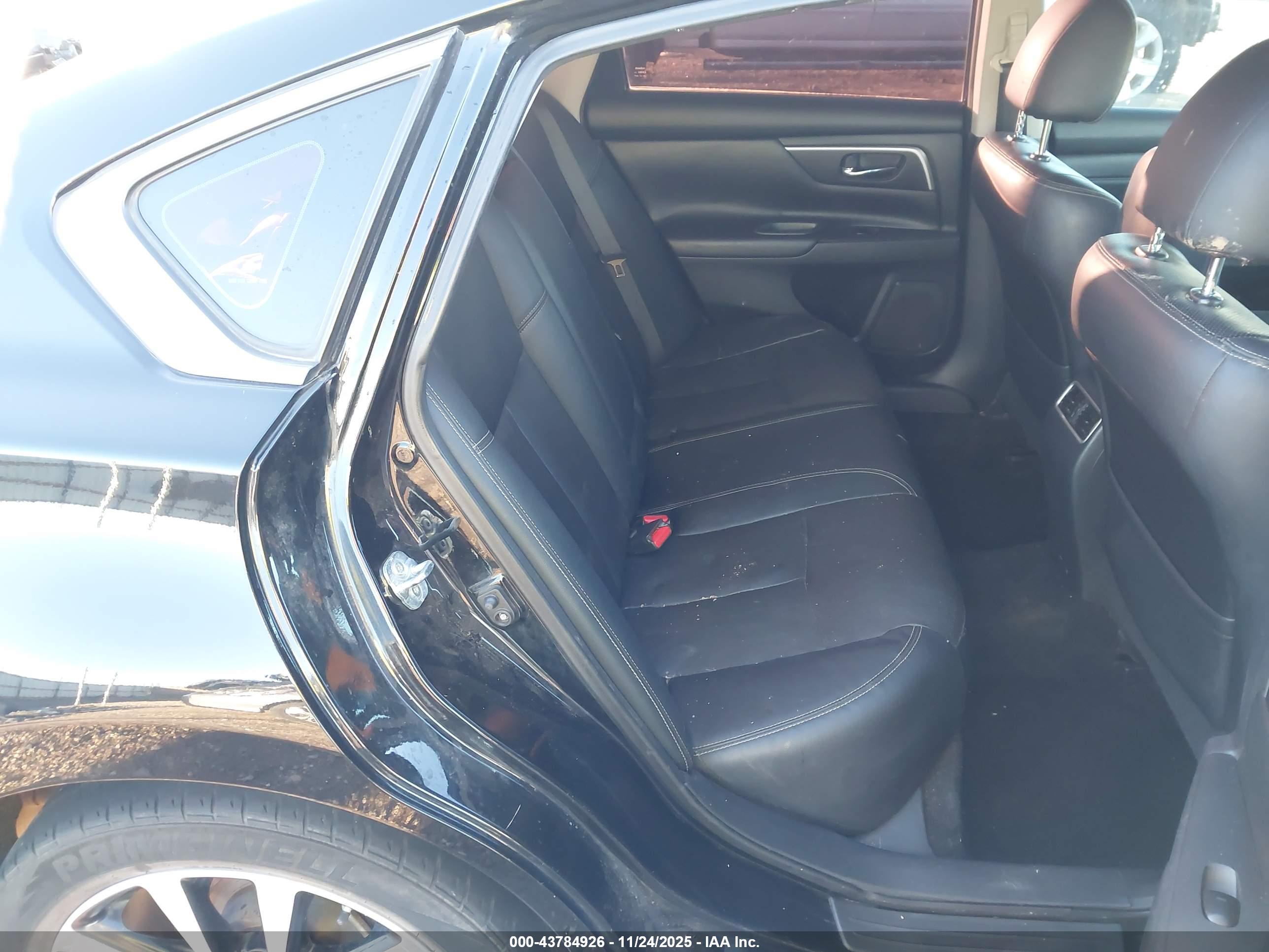 NISSAN ALTIMA image 8