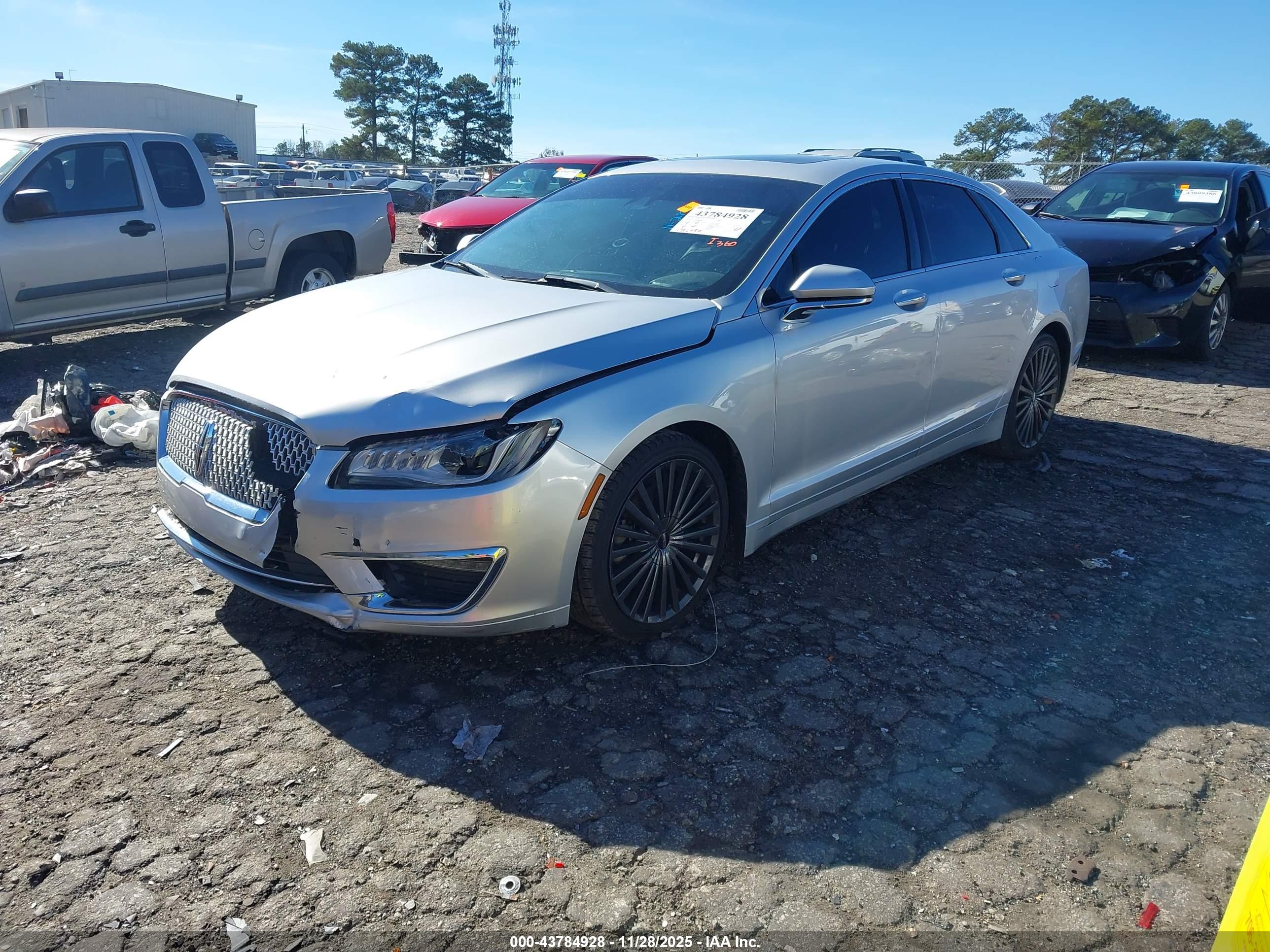 LINCOLN MKZ image 2