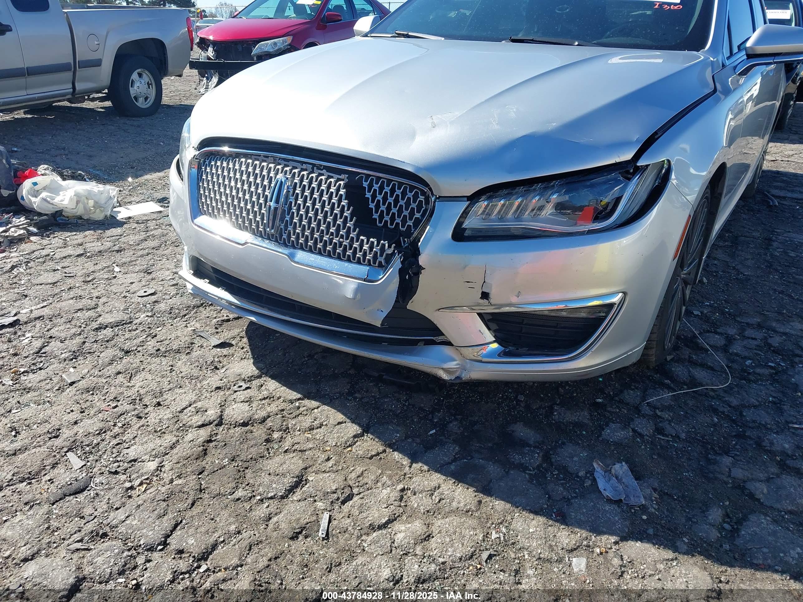 LINCOLN MKZ image 6