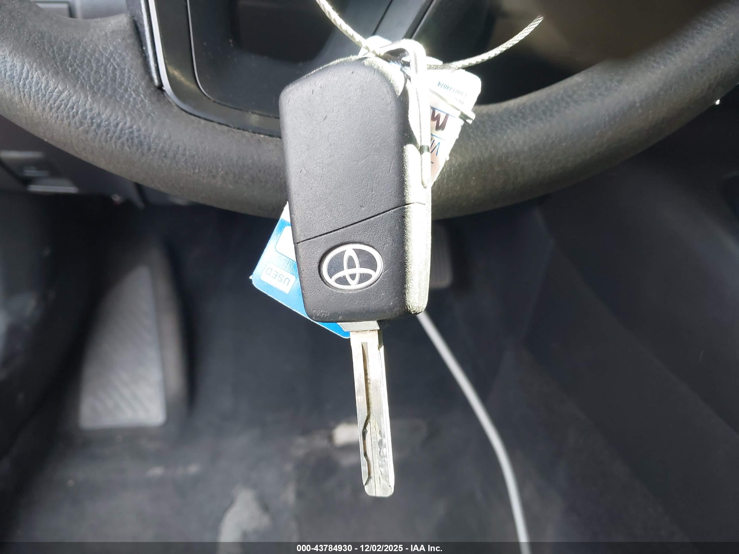 TOYOTA COROLLA image 11