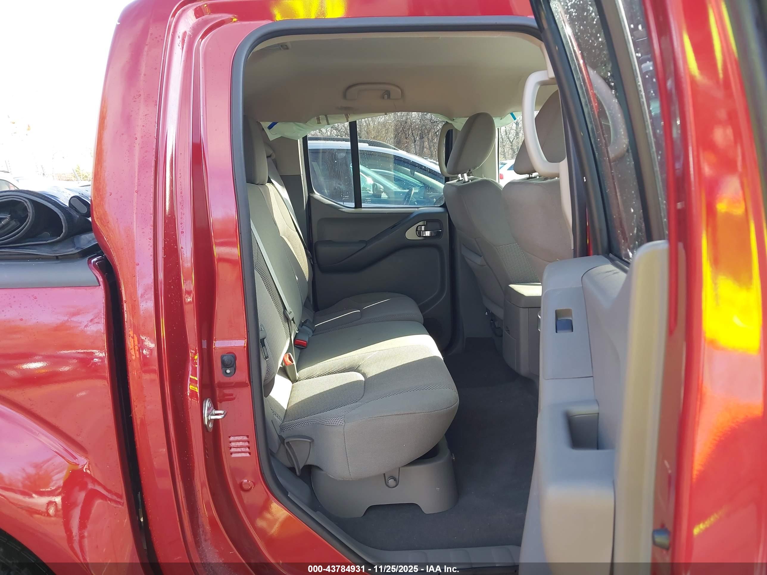 NISSAN FRONTIER image 8