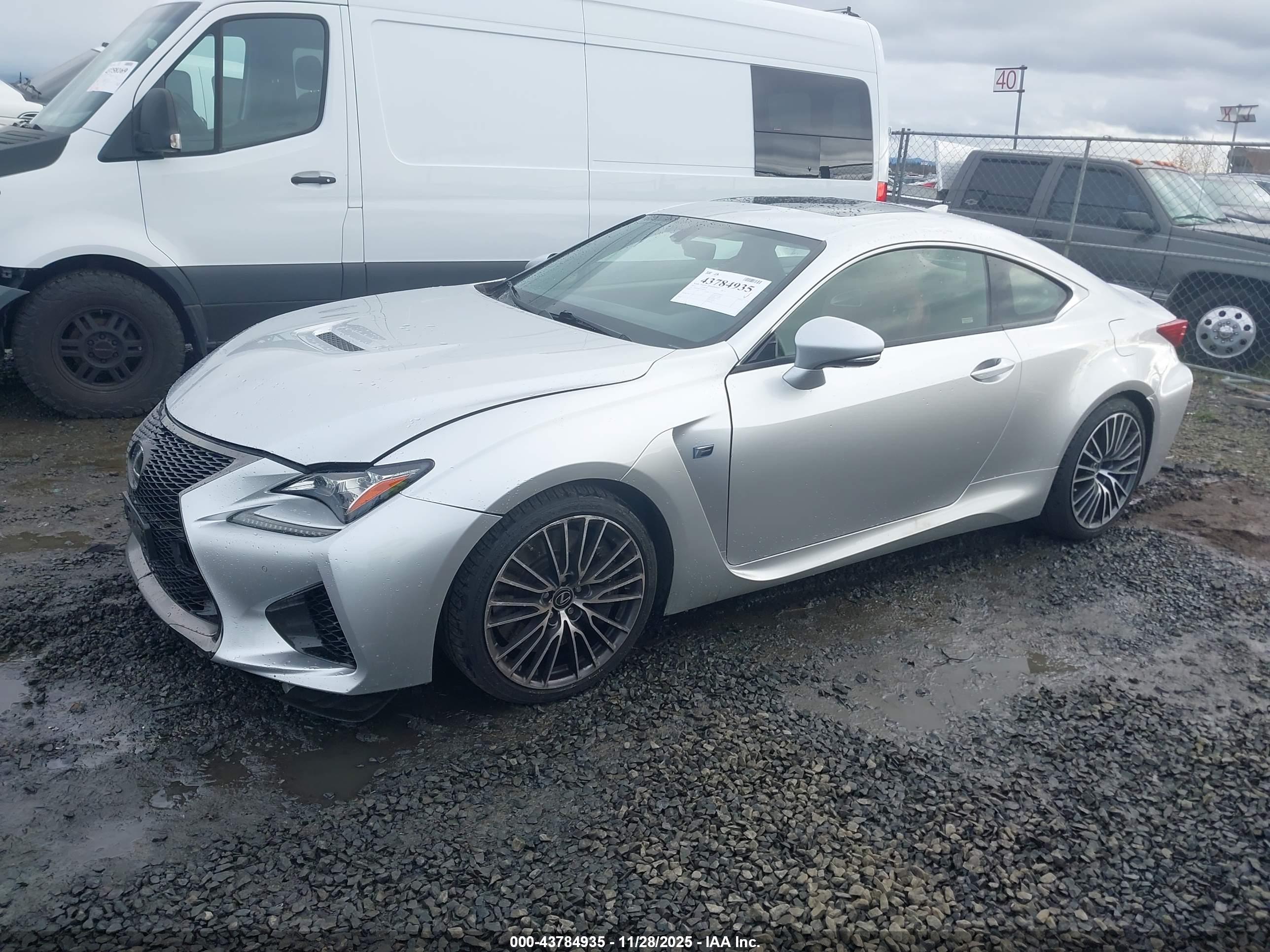 LEXUS RC image 2