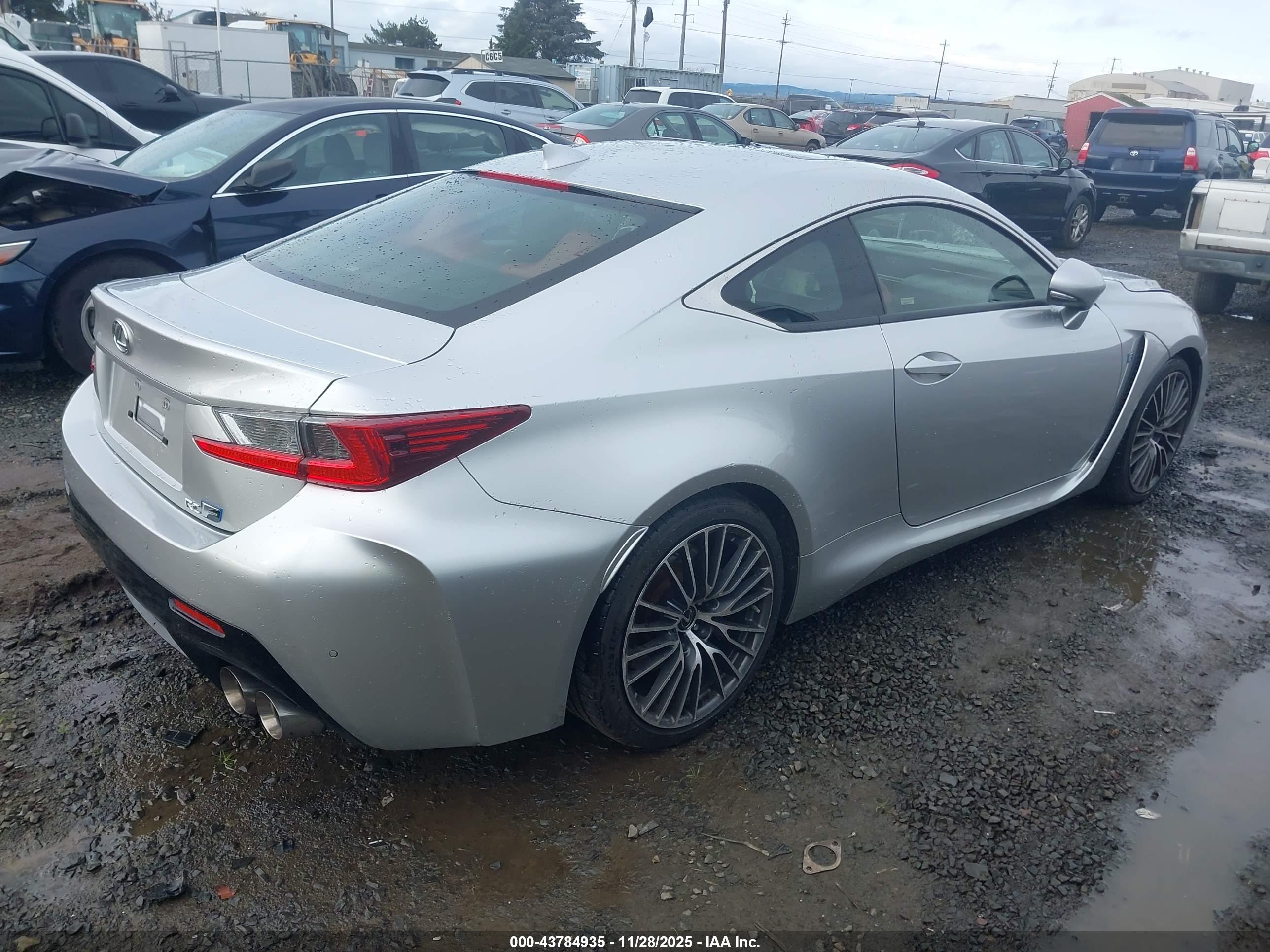 LEXUS RC image 4
