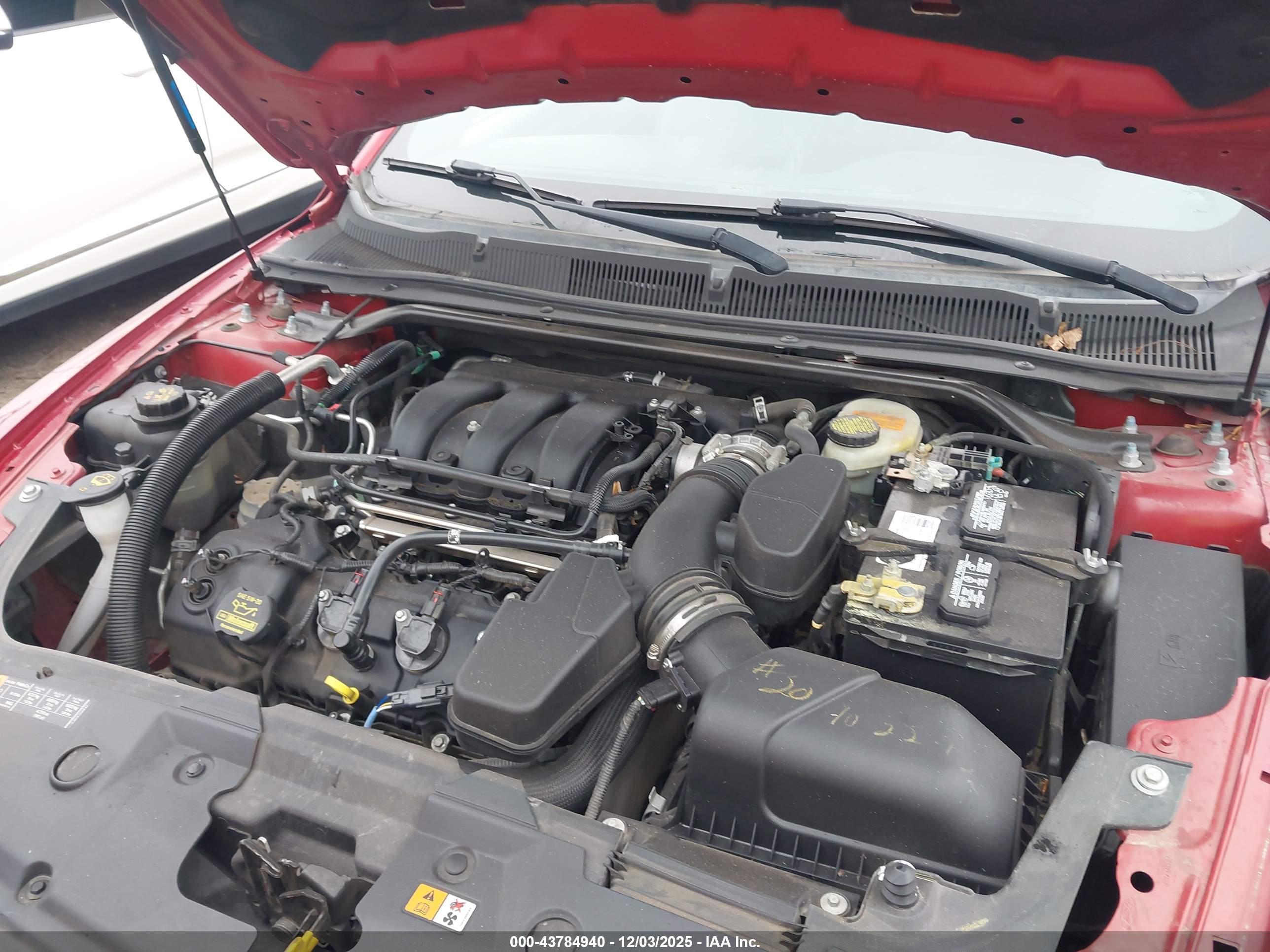 FORD TAURUS image 10