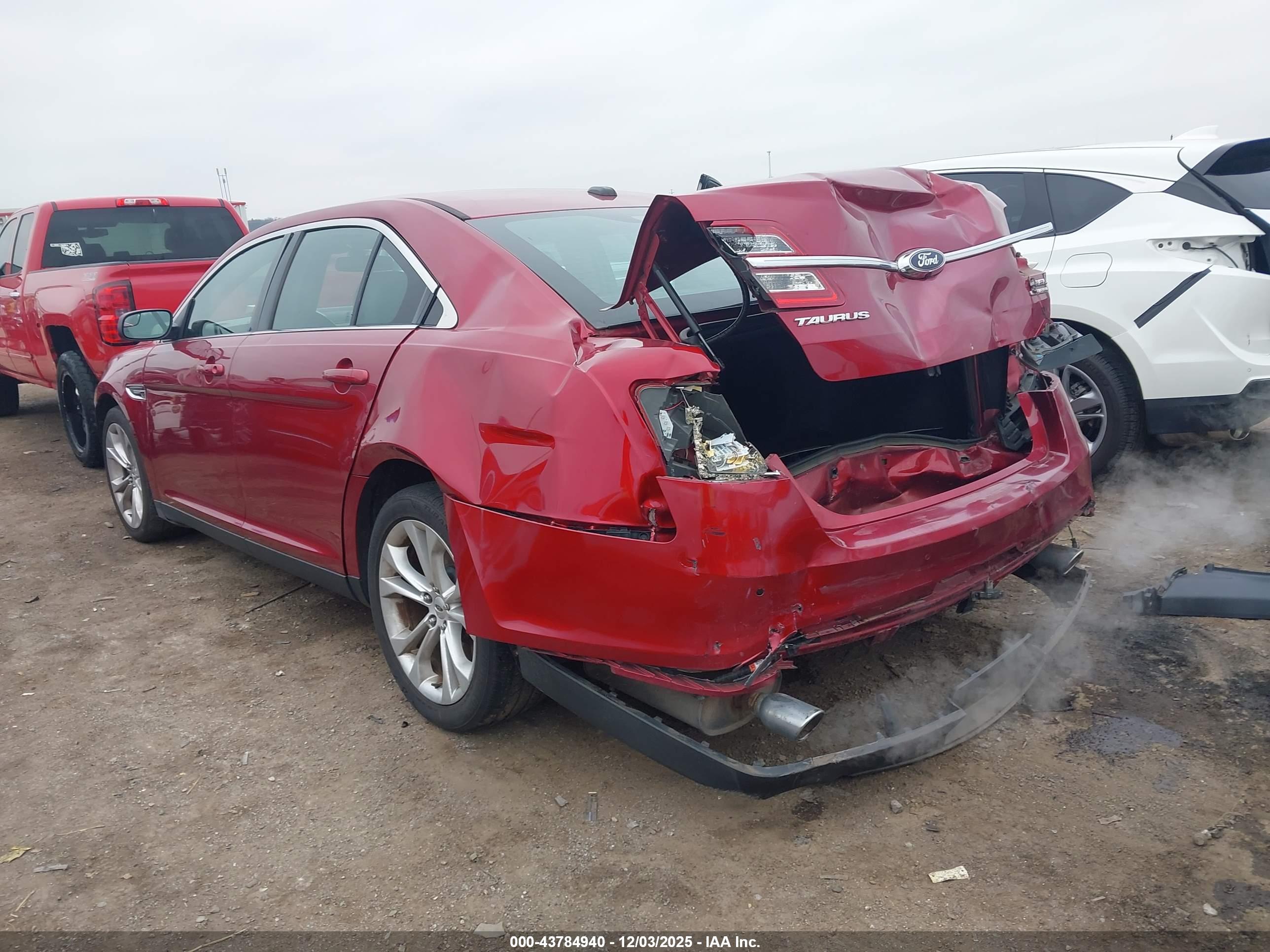 FORD TAURUS image 3