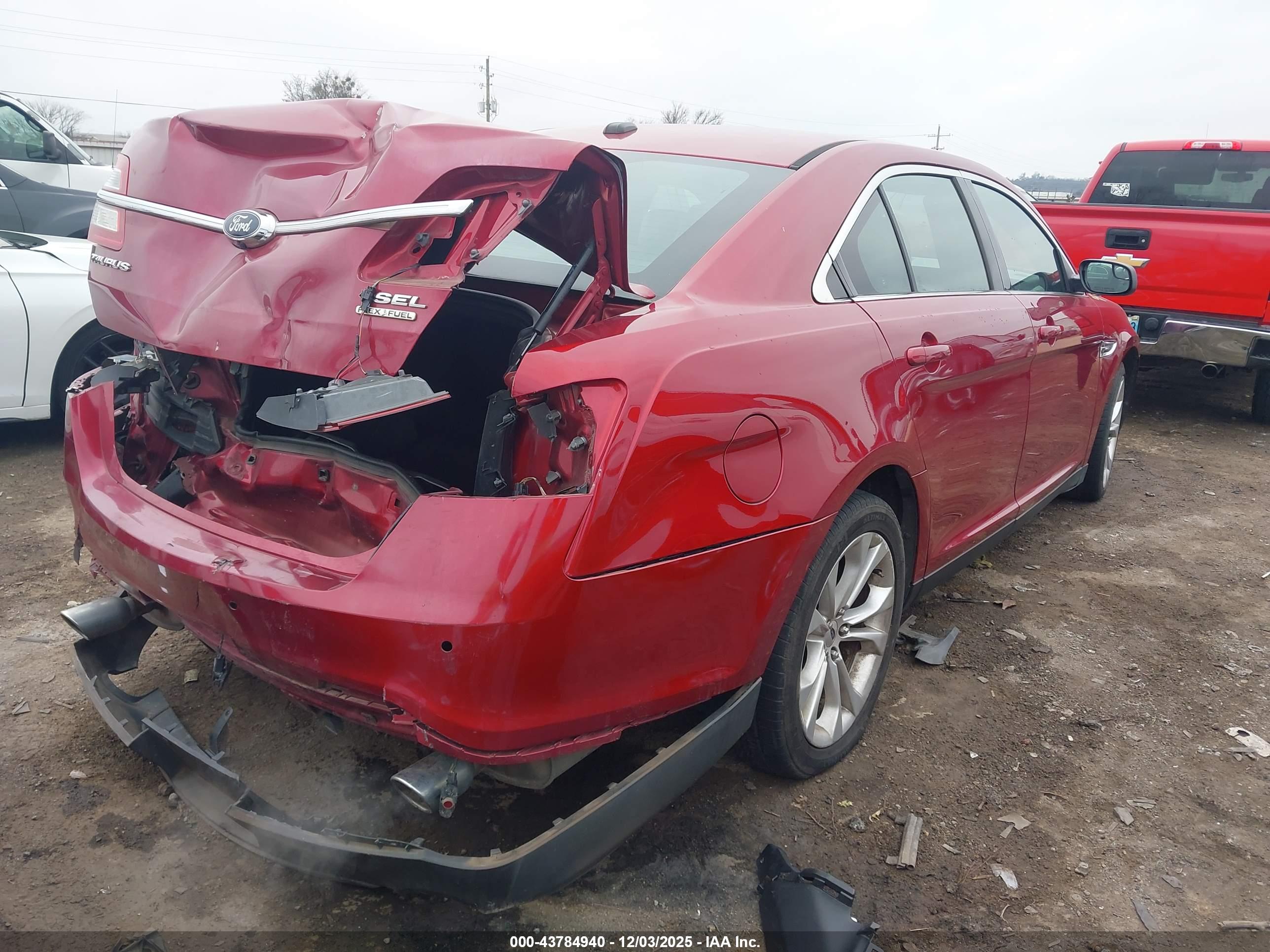 FORD TAURUS image 4