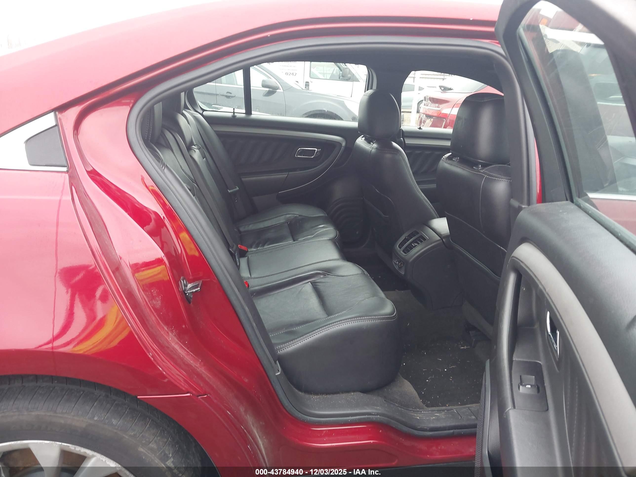 FORD TAURUS image 8
