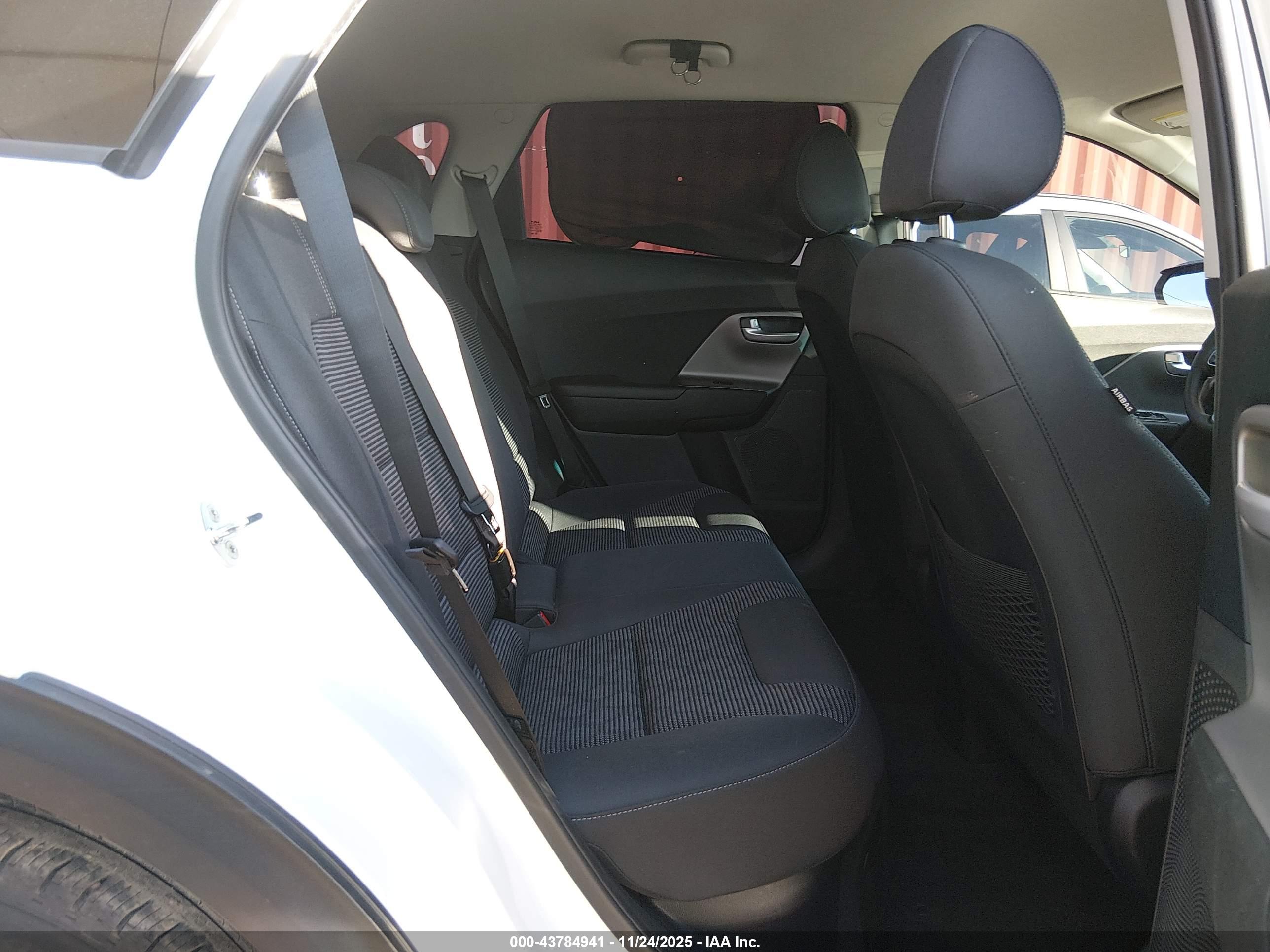 KIA NIRO image 8