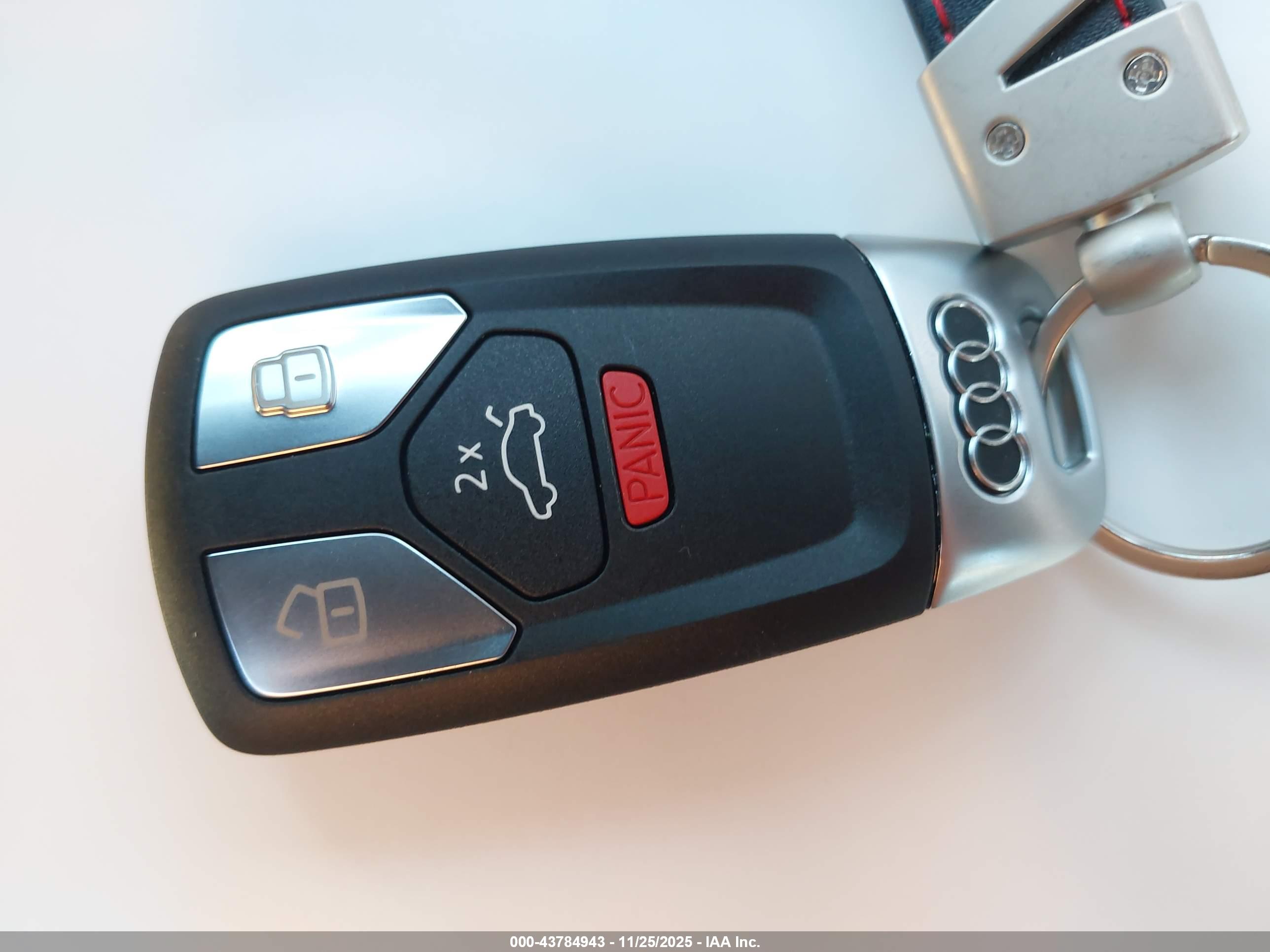 AUDI Q7 image 11