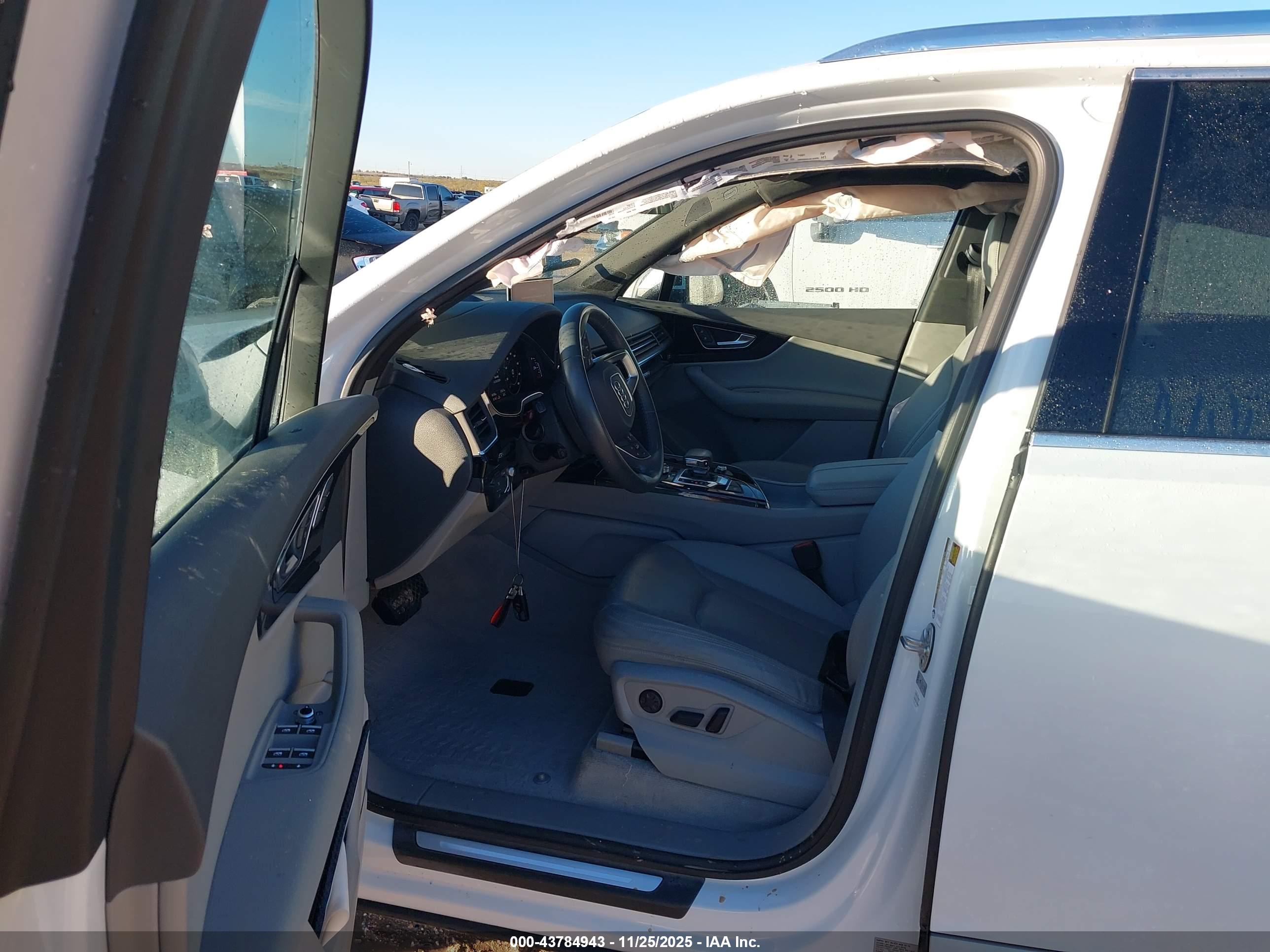 AUDI Q7 image 5