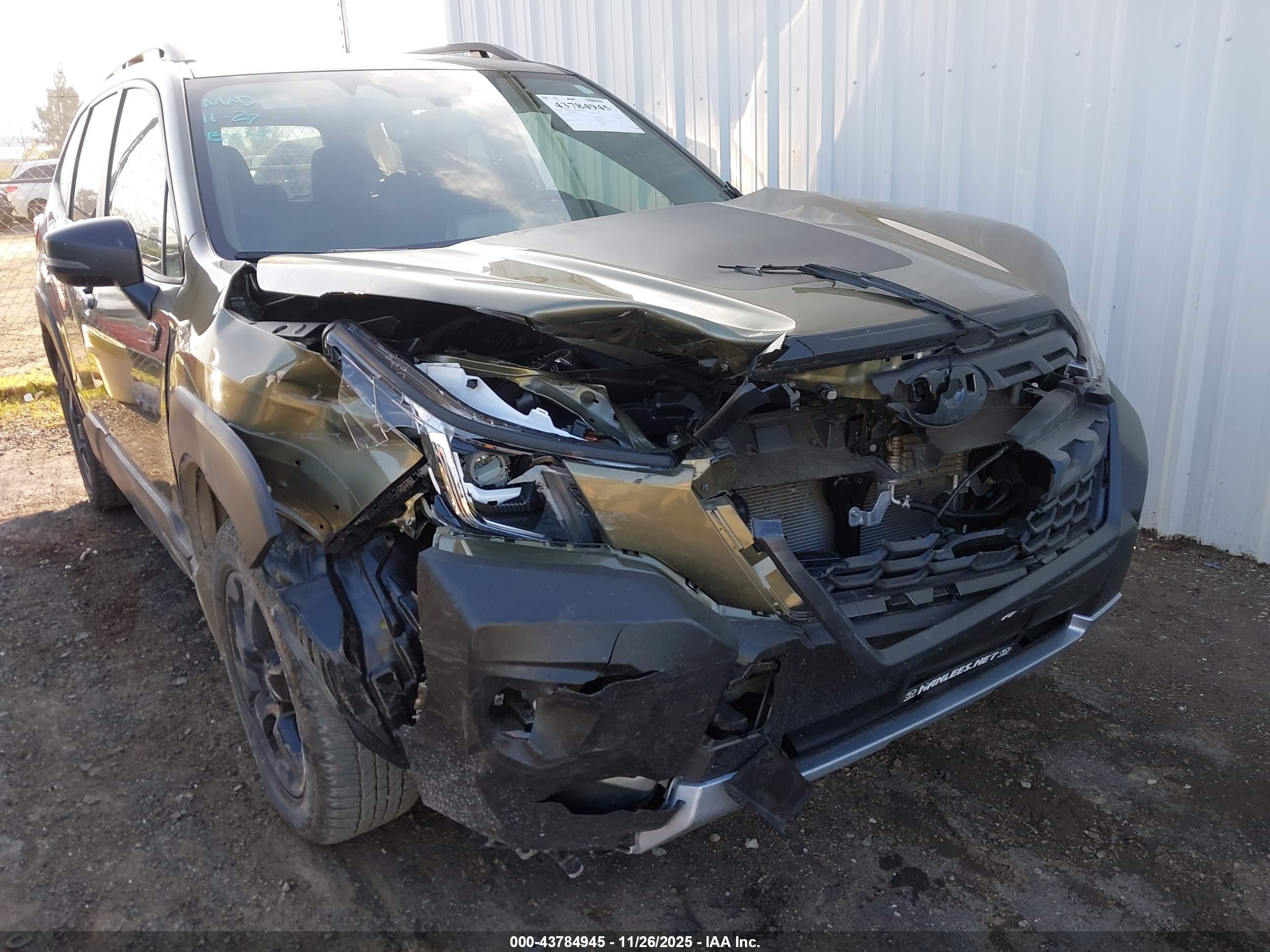 SUBARU FORESTER image 6