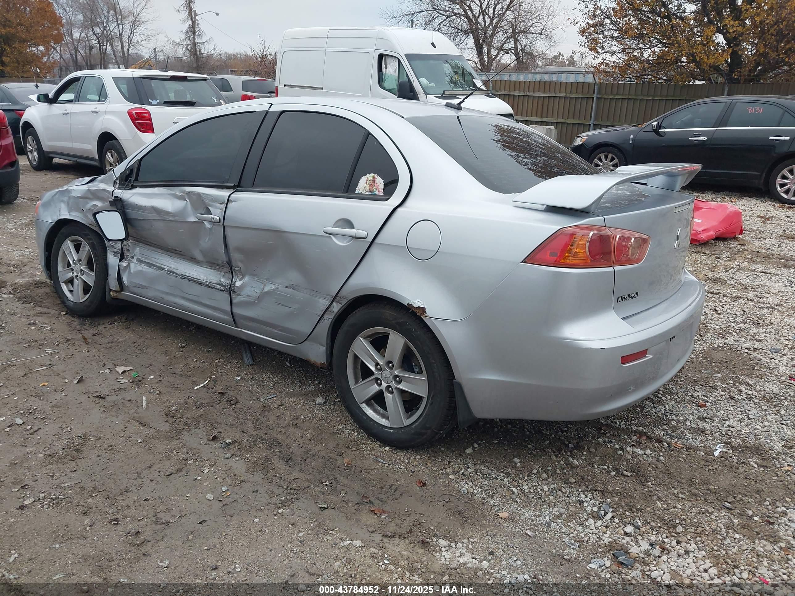 MITSUBISHI LANCER image 3