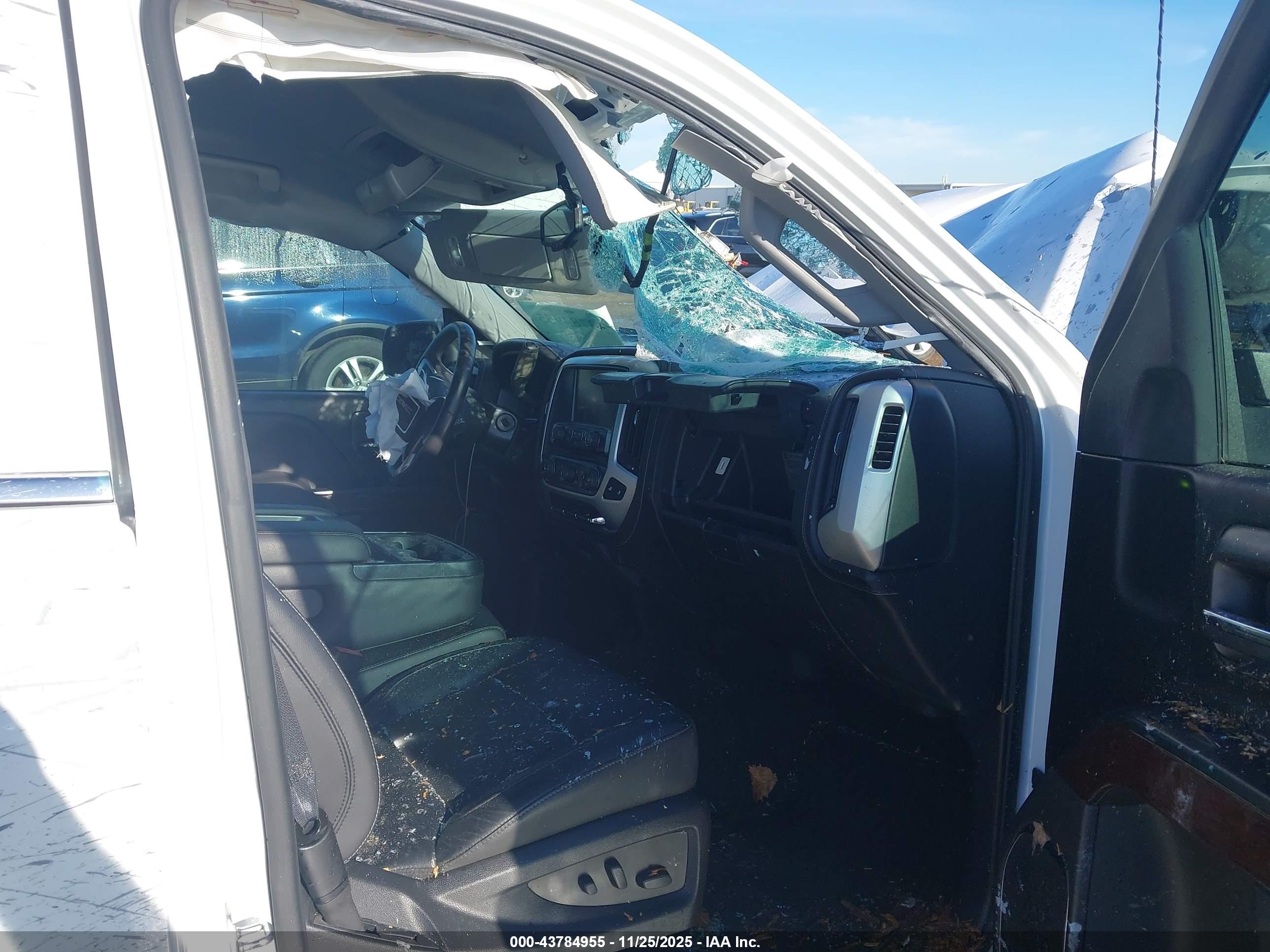 GMC SIERRA image 5