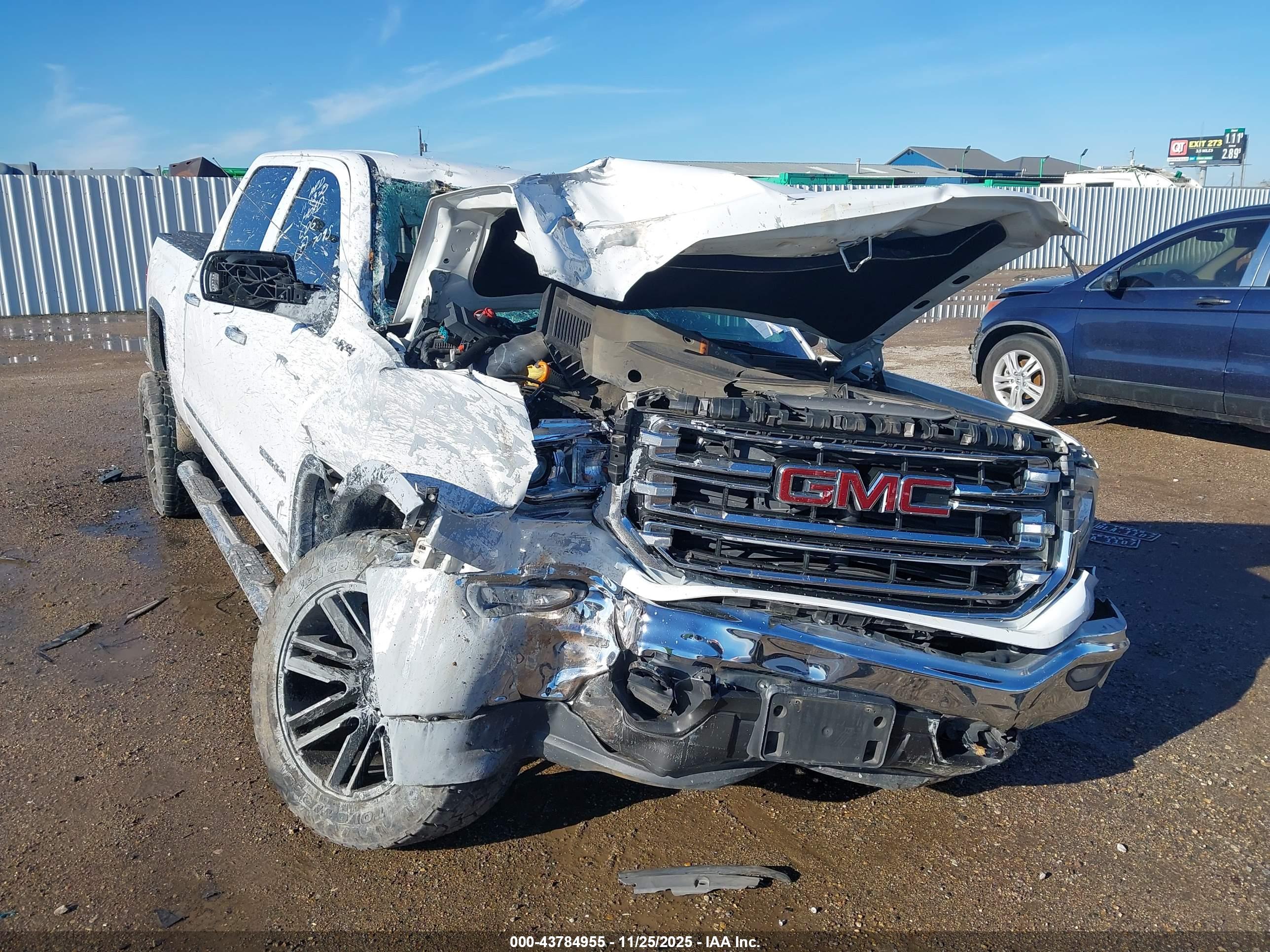 GMC SIERRA image 6
